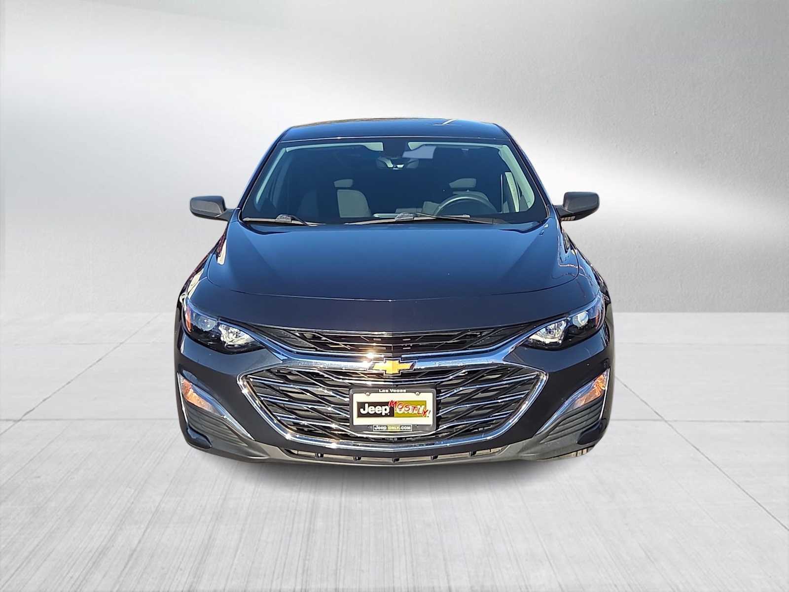 2020 Chevrolet Malibu LS photo 3
