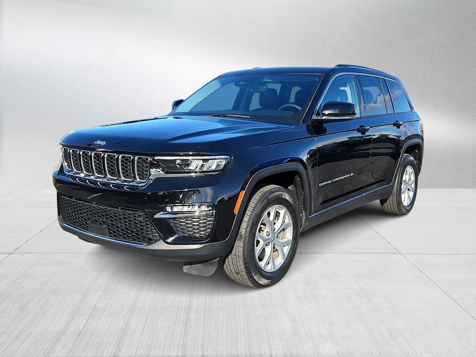 Thumbnail: 2023 Jeep Grand Cherokee - 4