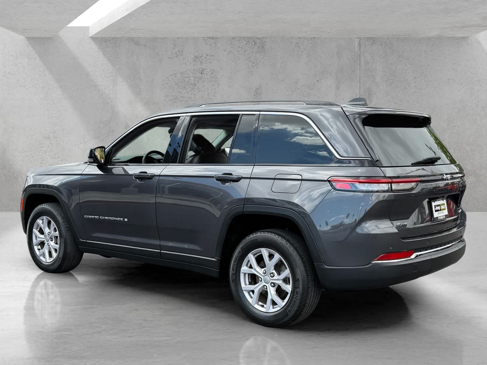 Thumbnail: 2022 Jeep Grand Cherokee - 2