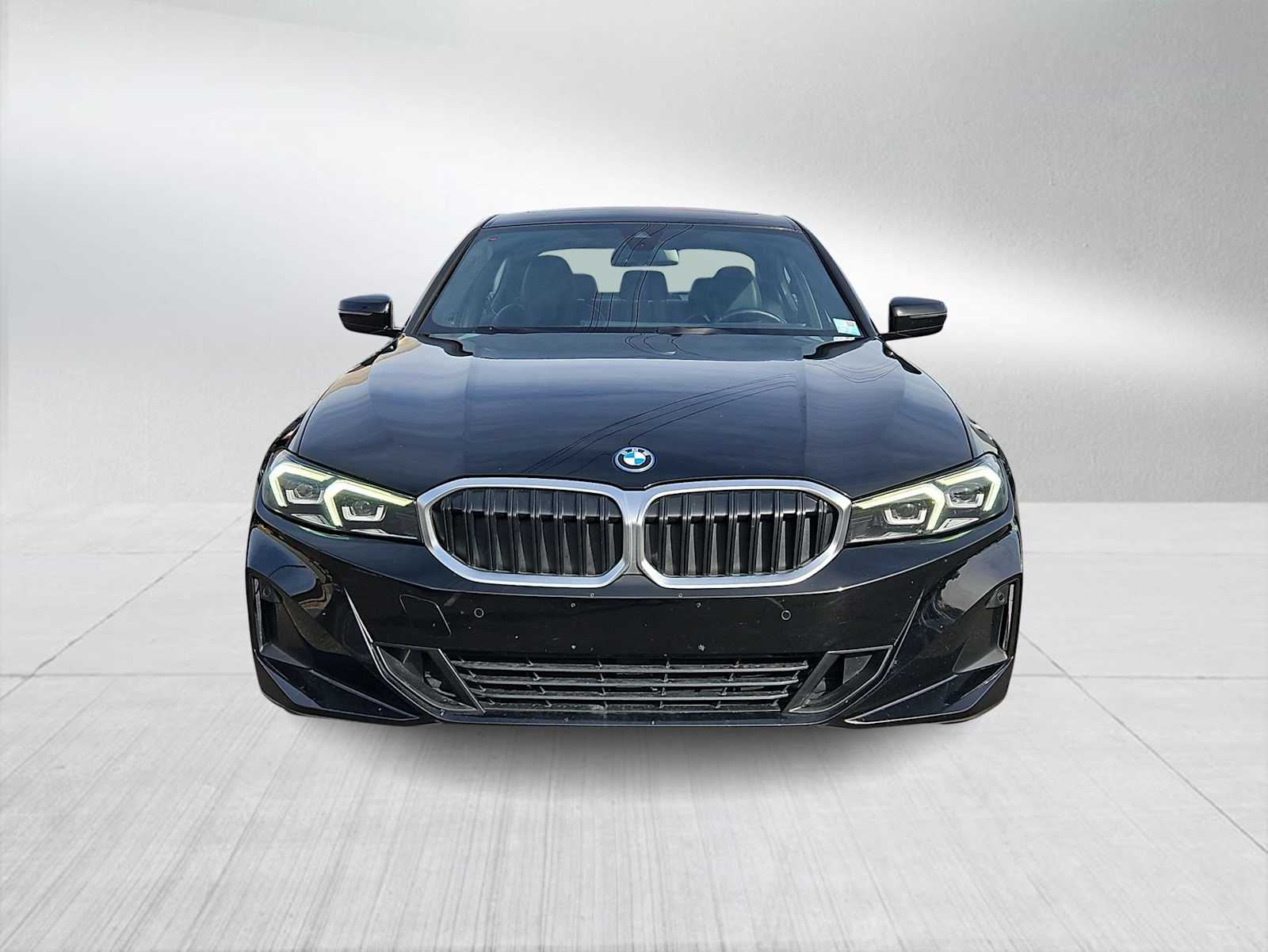 Thumbnail: 2023 BMW 3 Series - 3
