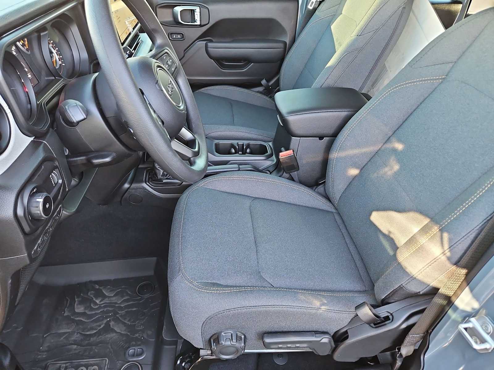 Thumbnail: 2026 Jeep Wrangler - 16