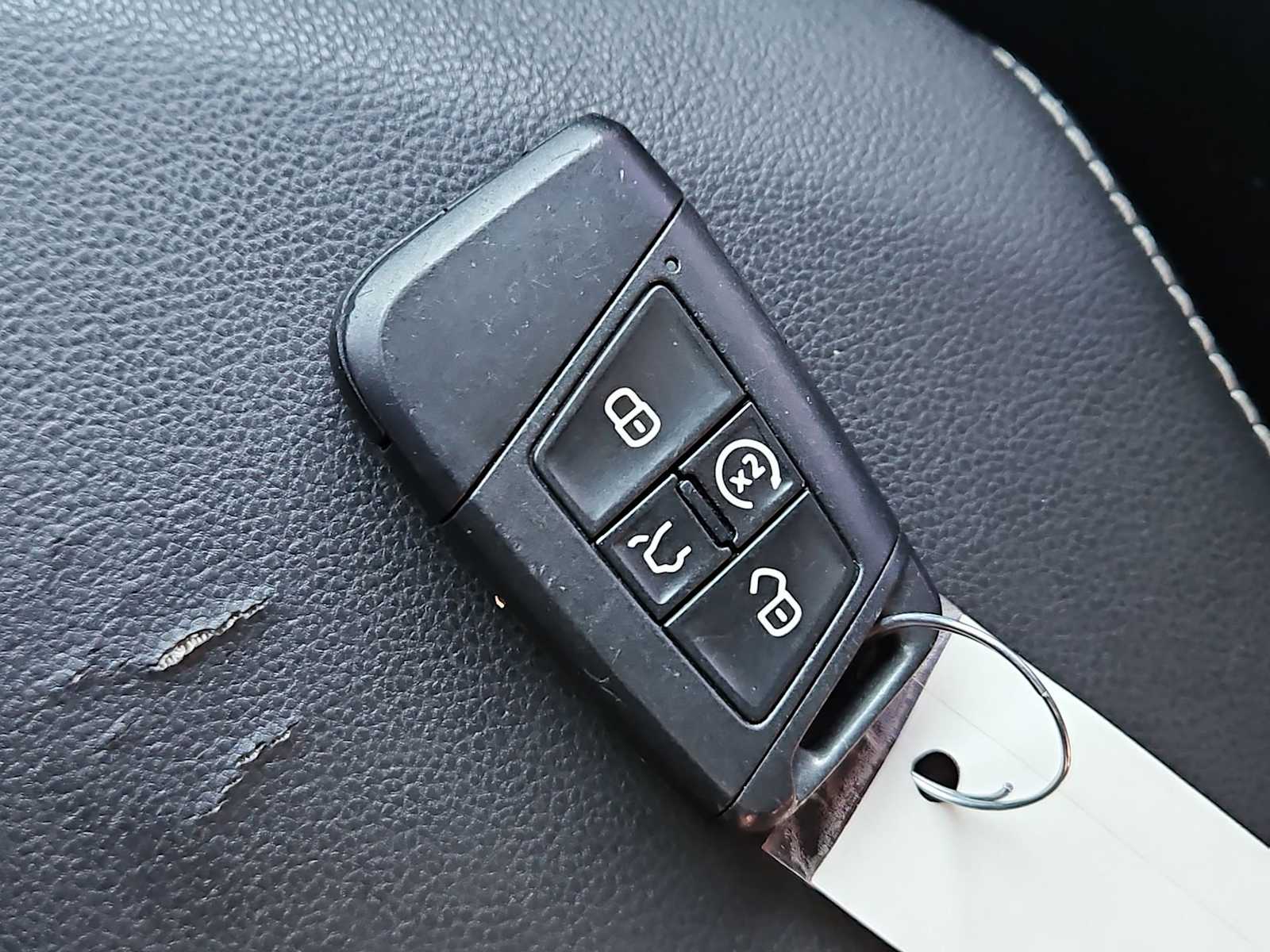 Thumbnail: 2023 Volkswagen Jetta - 35