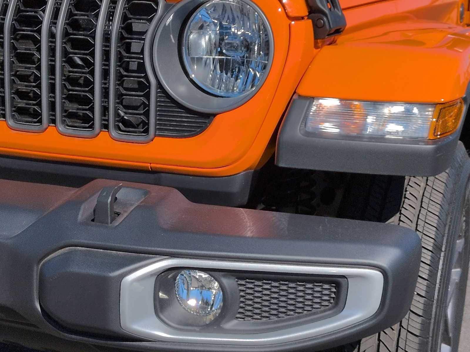 Thumbnail: 2025 Jeep Gladiator - 11