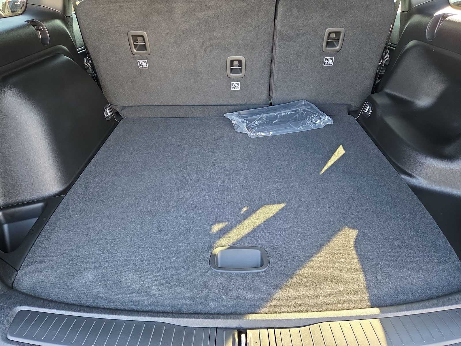 Thumbnail: 2025 Jeep Grand Cherokee - 34