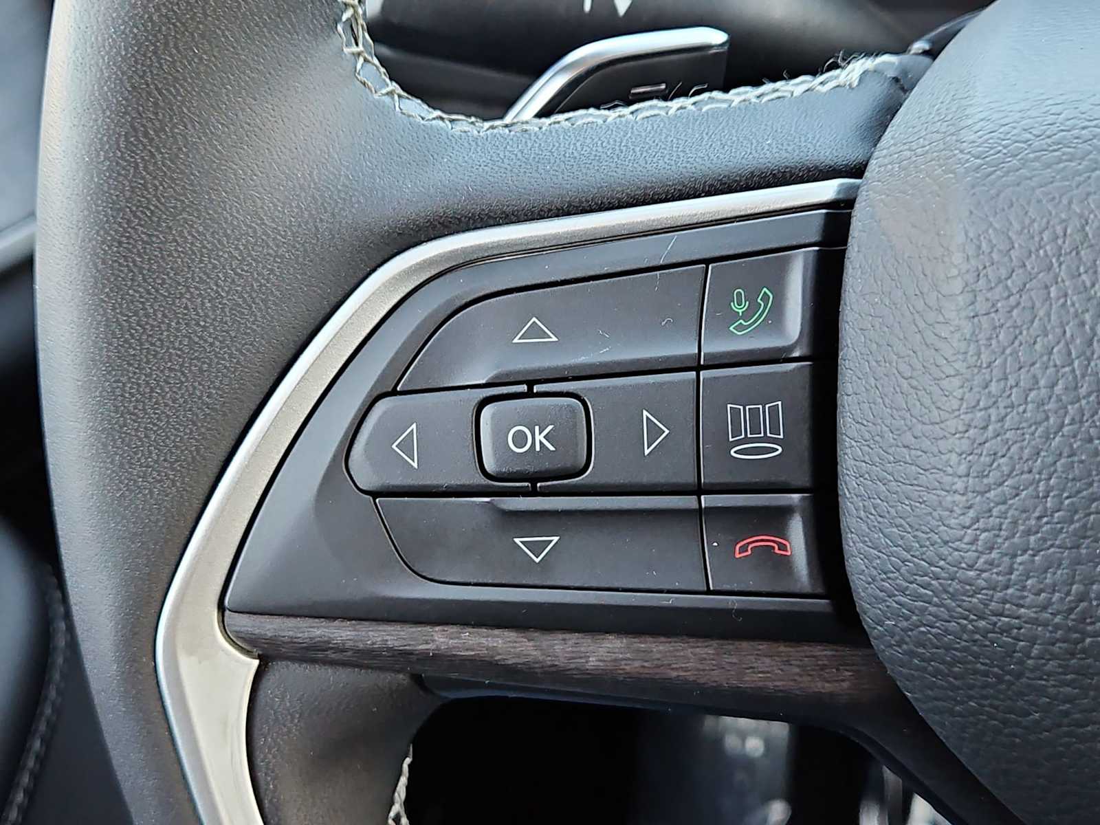 Thumbnail: 2022 Jeep Grand Cherokee - 25