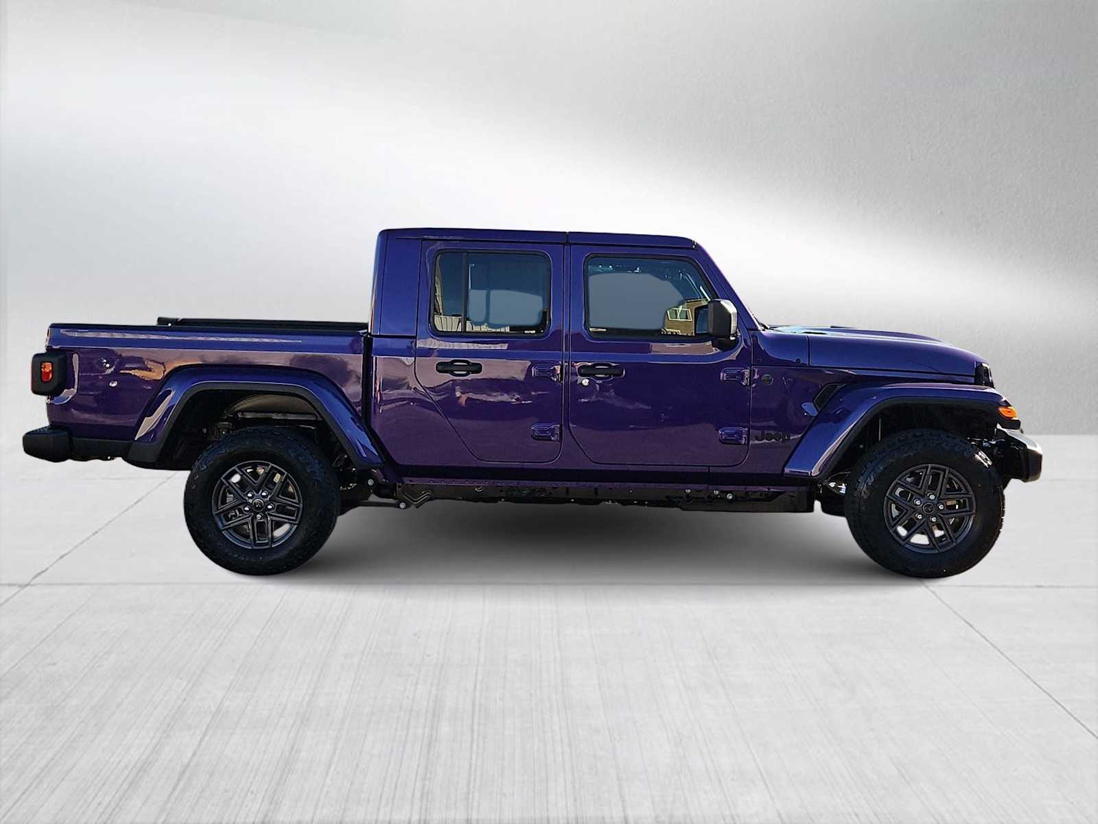Thumbnail: 2026 Jeep Gladiator - 9