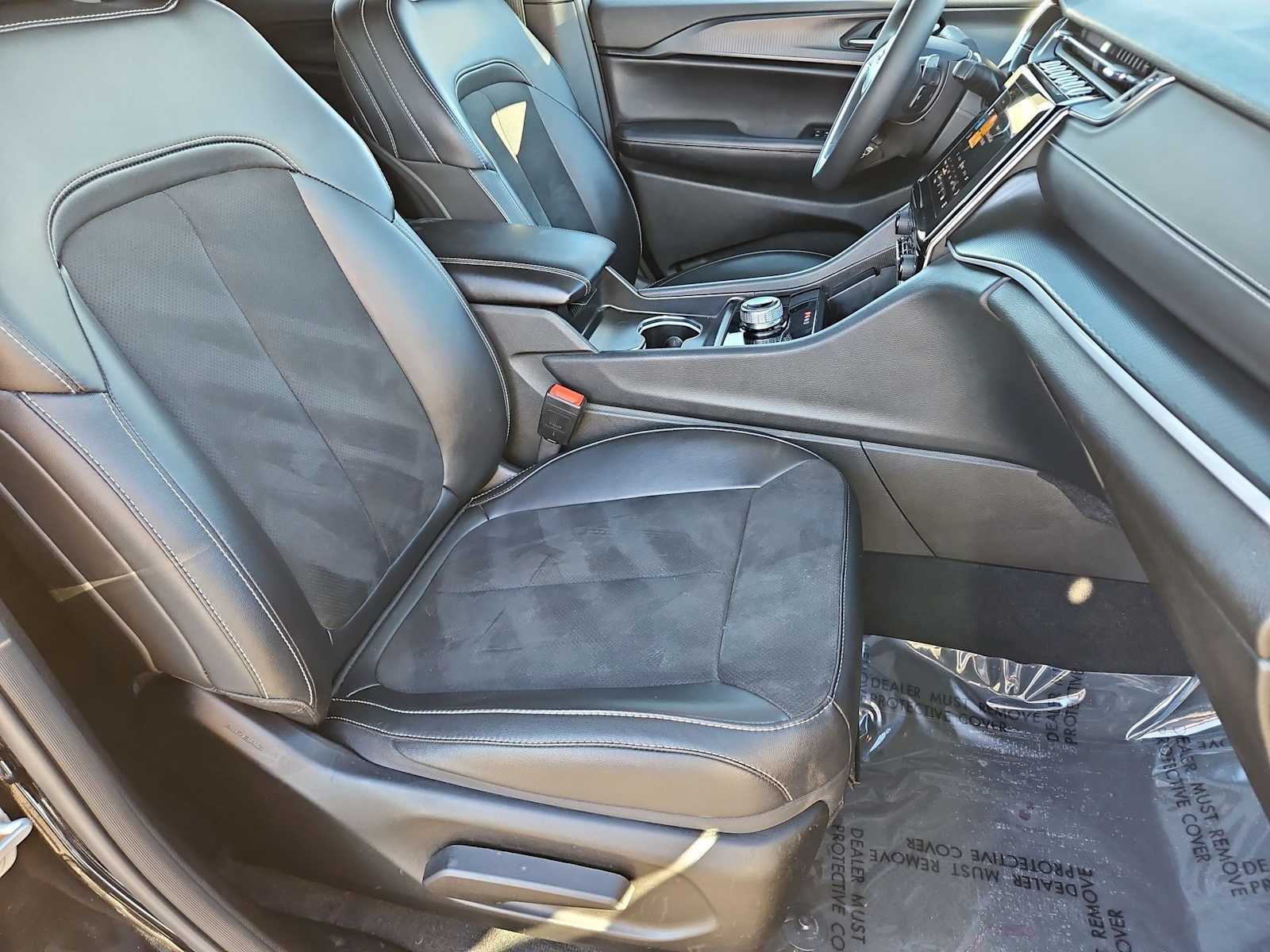 Thumbnail: 2024 Jeep Grand Cherokee - 21