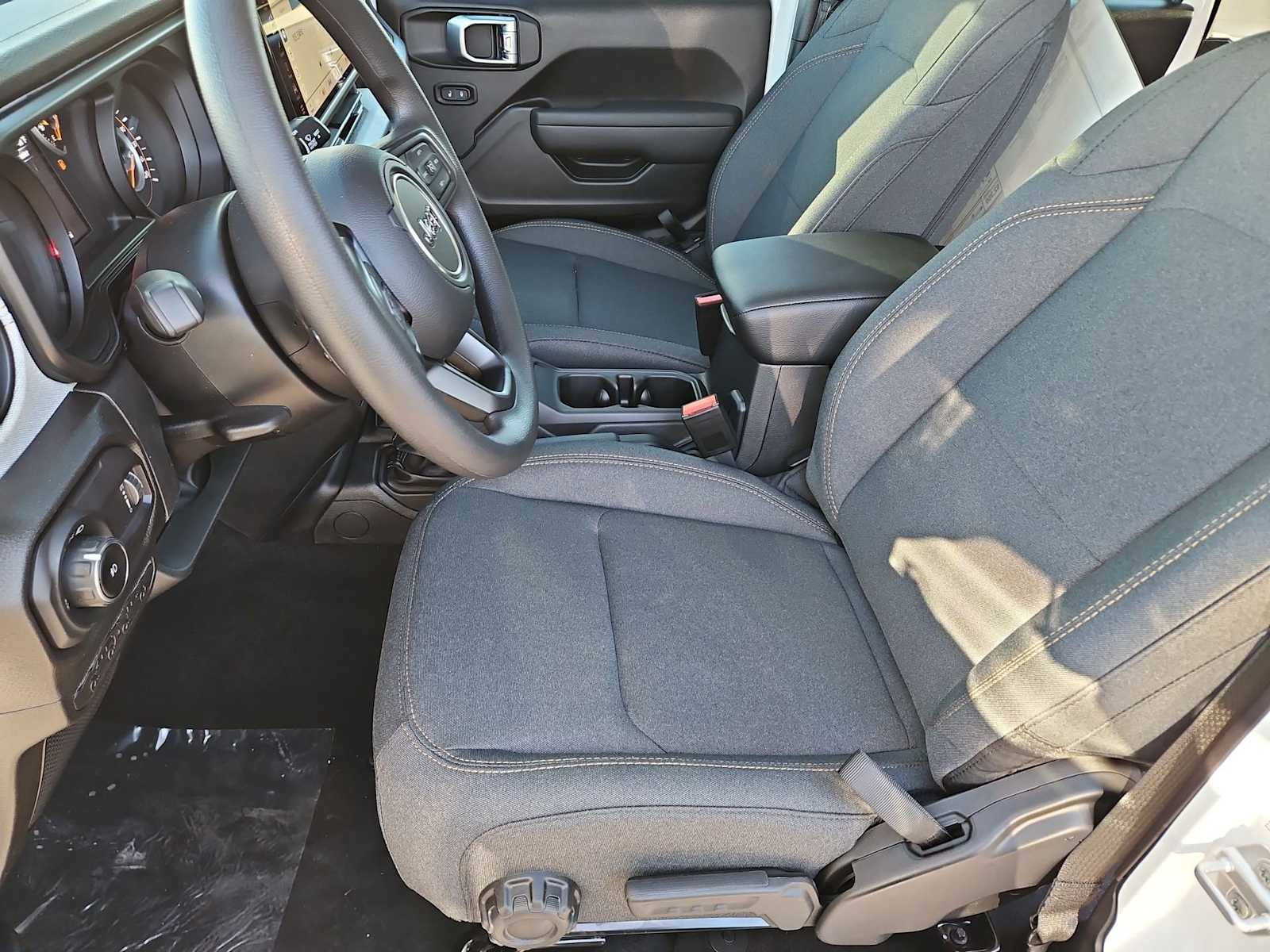 Thumbnail: 2026 Jeep Wrangler - 16