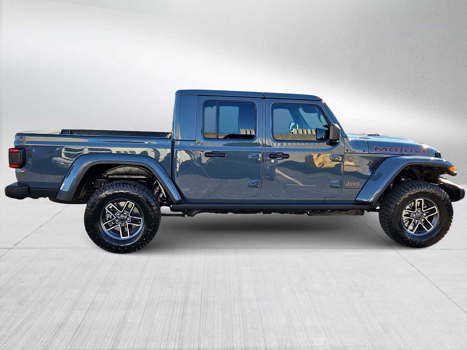 Thumbnail: 2026 Jeep Gladiator - 9