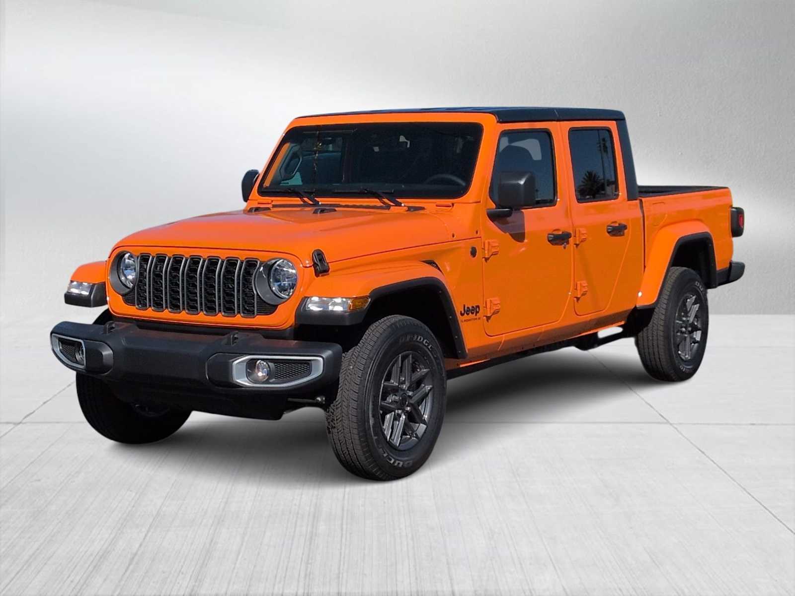 Thumbnail: 2025 Jeep Gladiator - 4