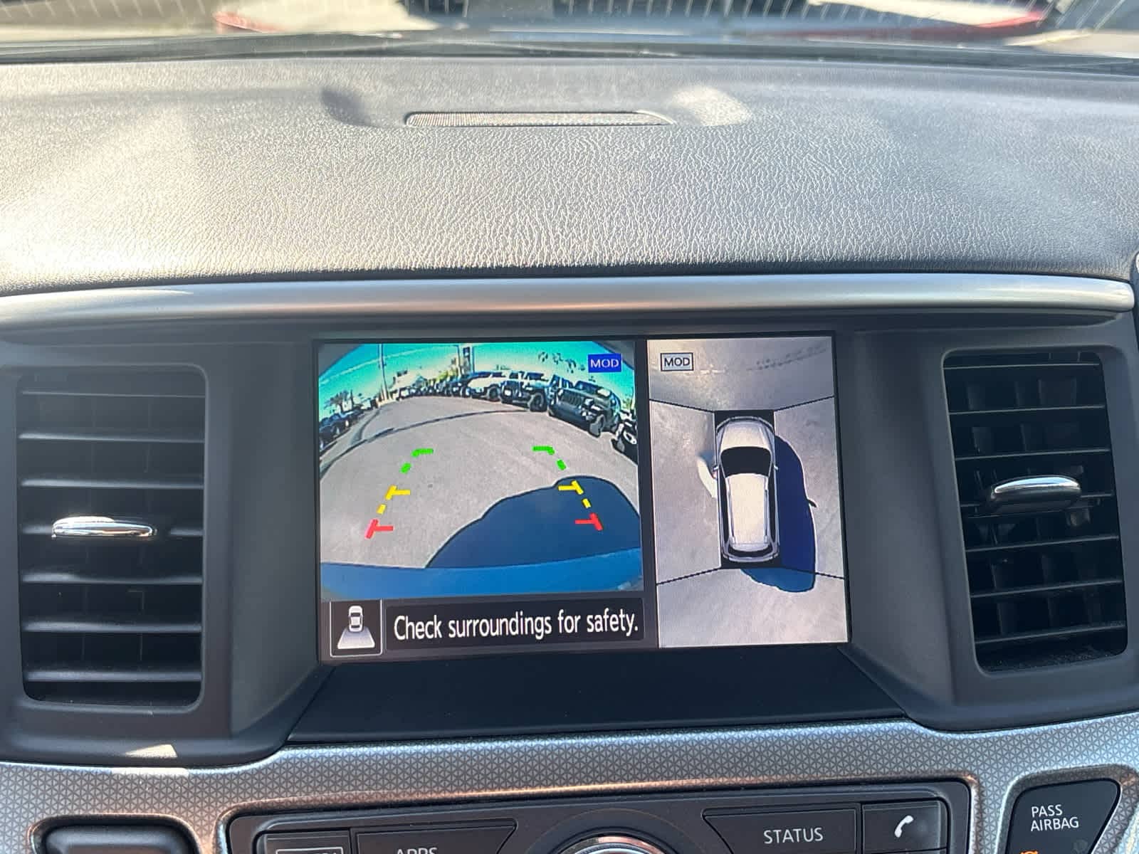 Thumbnail: 2020 Nissan Pathfinder - 12