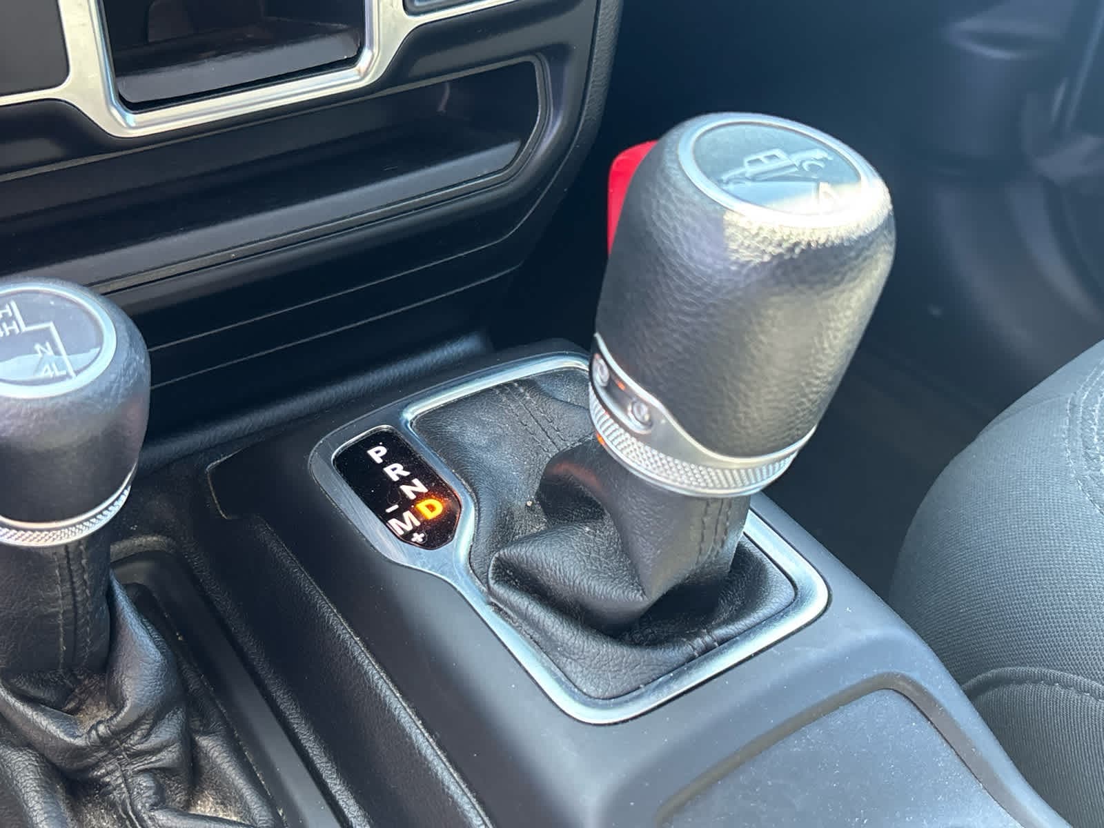 Thumbnail: 2021 Jeep Gladiator - 28