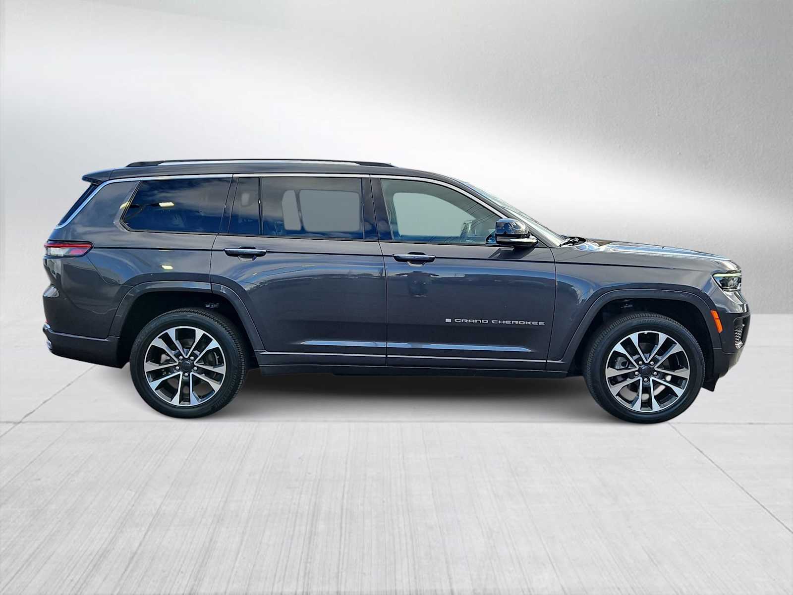 Thumbnail: 2022 Jeep Grand Cherokee L - 9