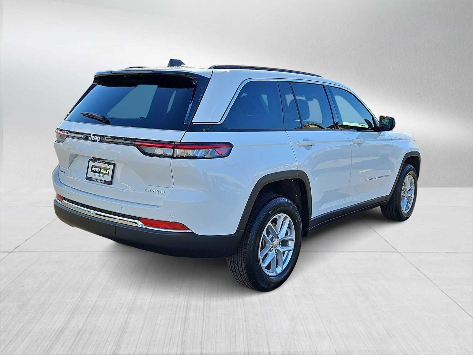 Thumbnail: 2026 Jeep Grand Cherokee - 8