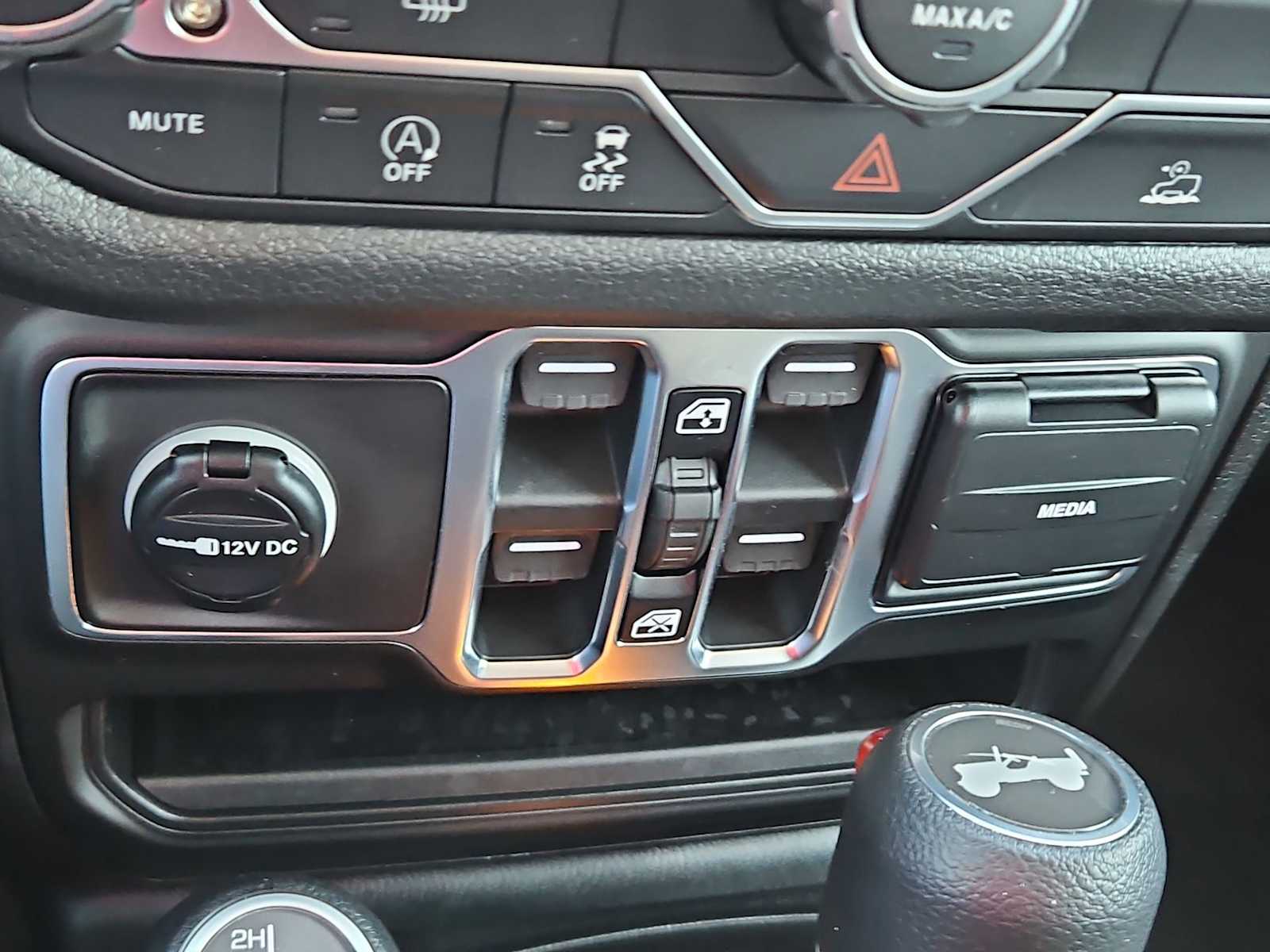 Thumbnail: 2026 Jeep Wrangler - 28