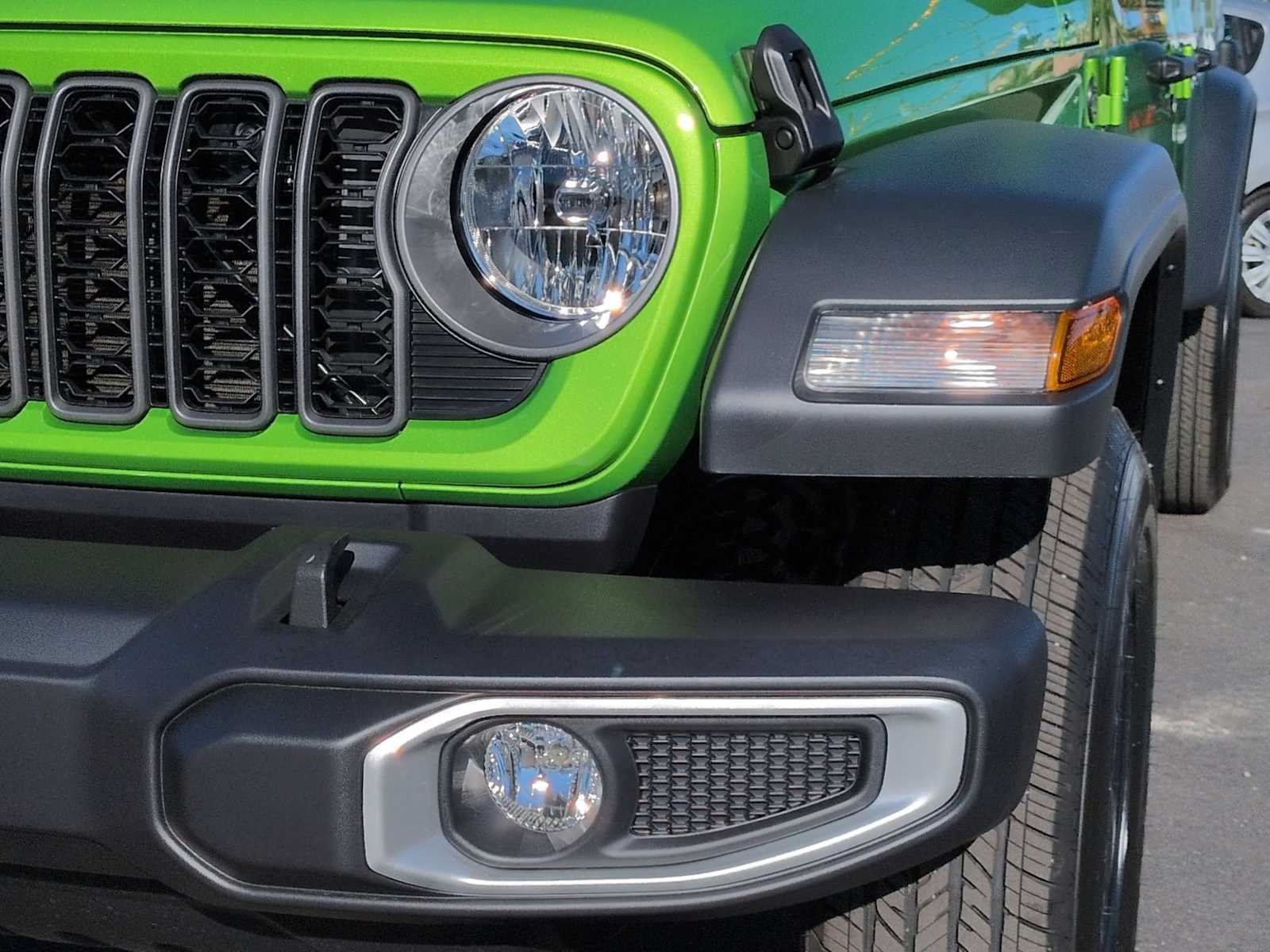 Thumbnail: 2026 Jeep Gladiator - 11