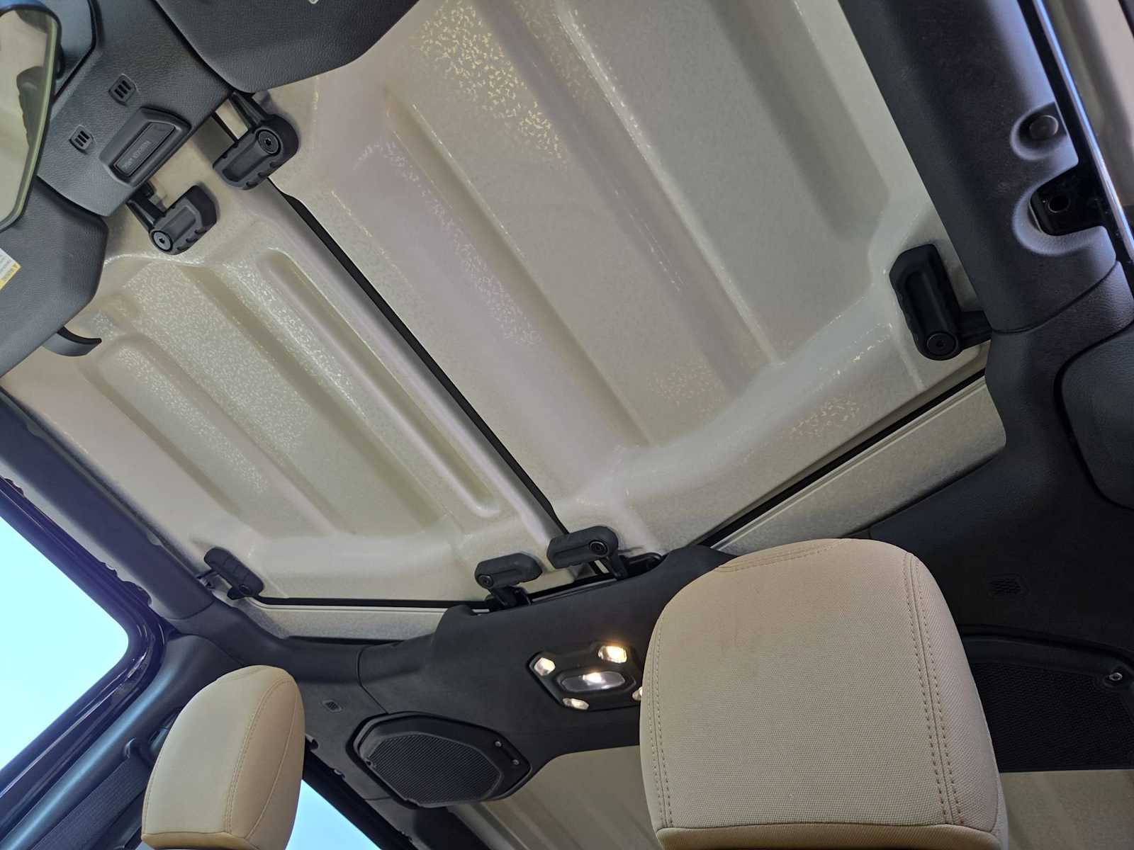 Thumbnail: 2021 Jeep Gladiator - 11