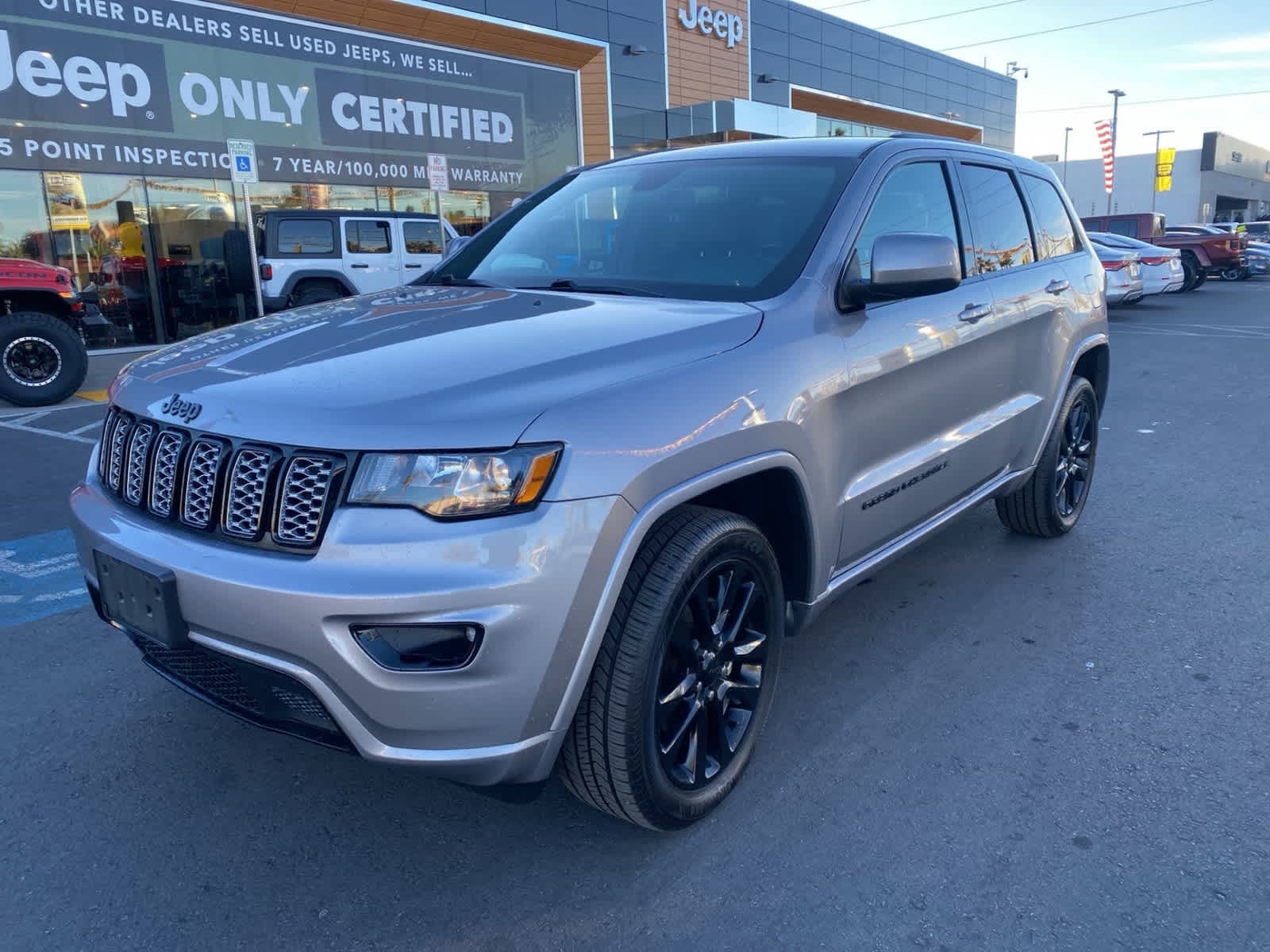 2019 Jeep Grand Cherokee Altitude's photo