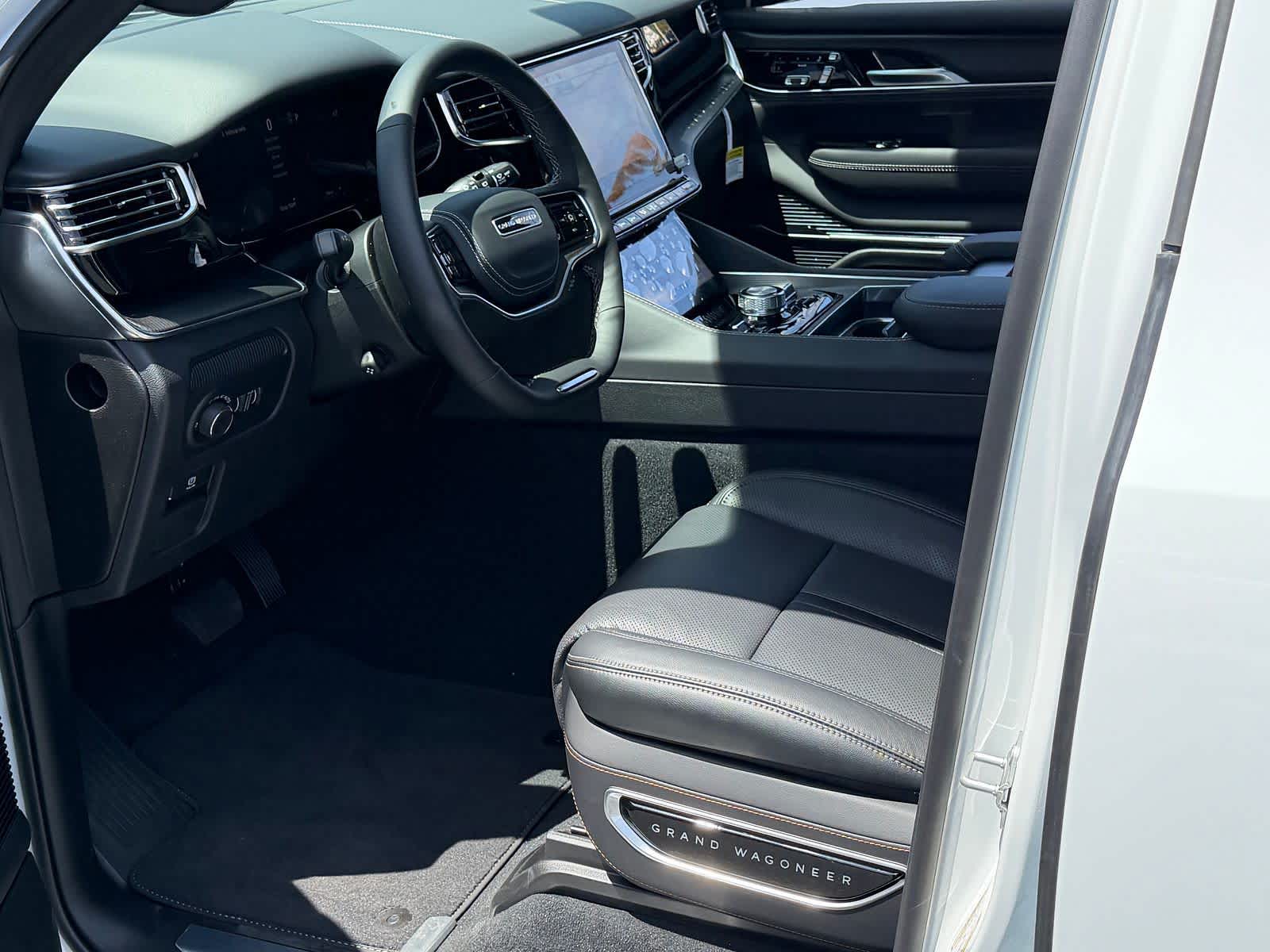 Thumbnail: 2026 Jeep Grand Wagoneer L - 9