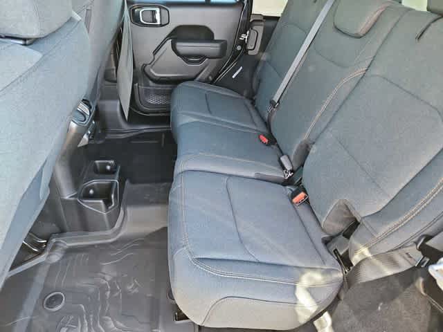 2026 Jeep Wrangler 4-Door Willys - Photo 18