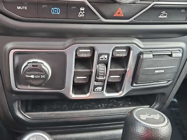 Thumbnail: 2023 Jeep Wrangler - 29