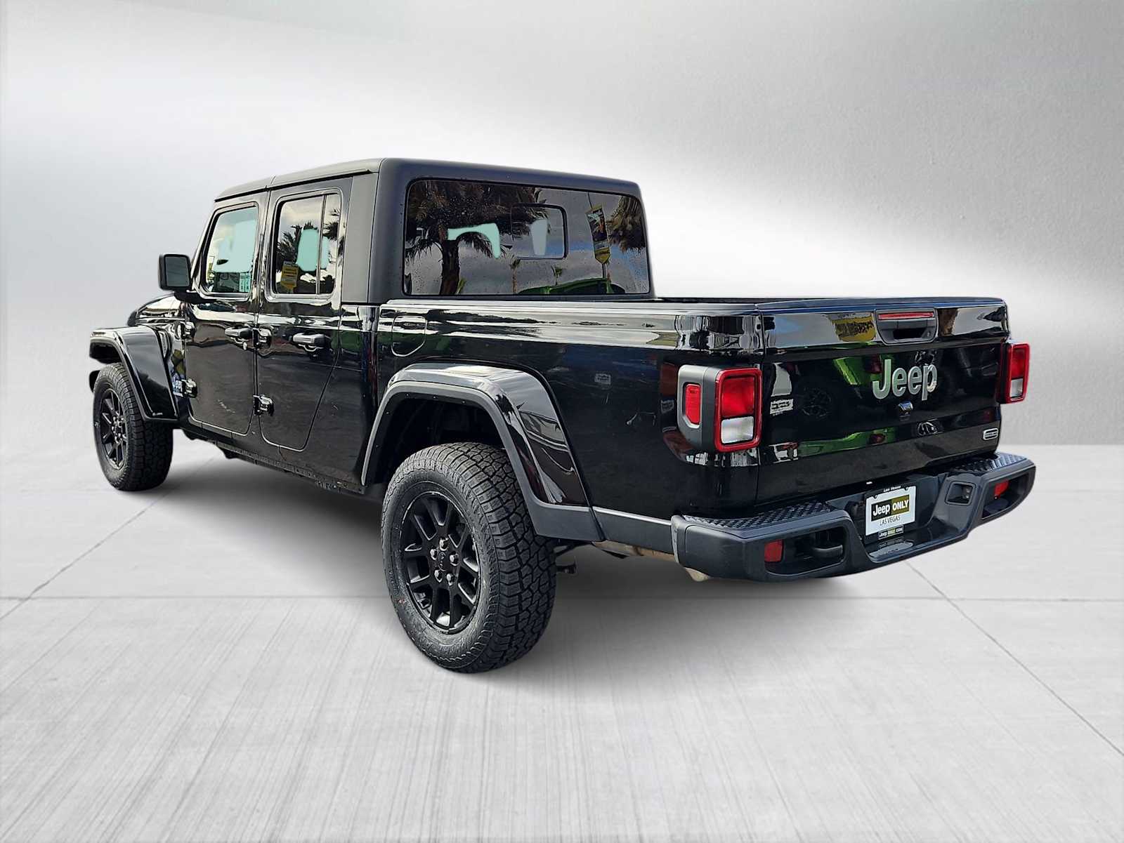Thumbnail: 2023 Jeep Gladiator - 6