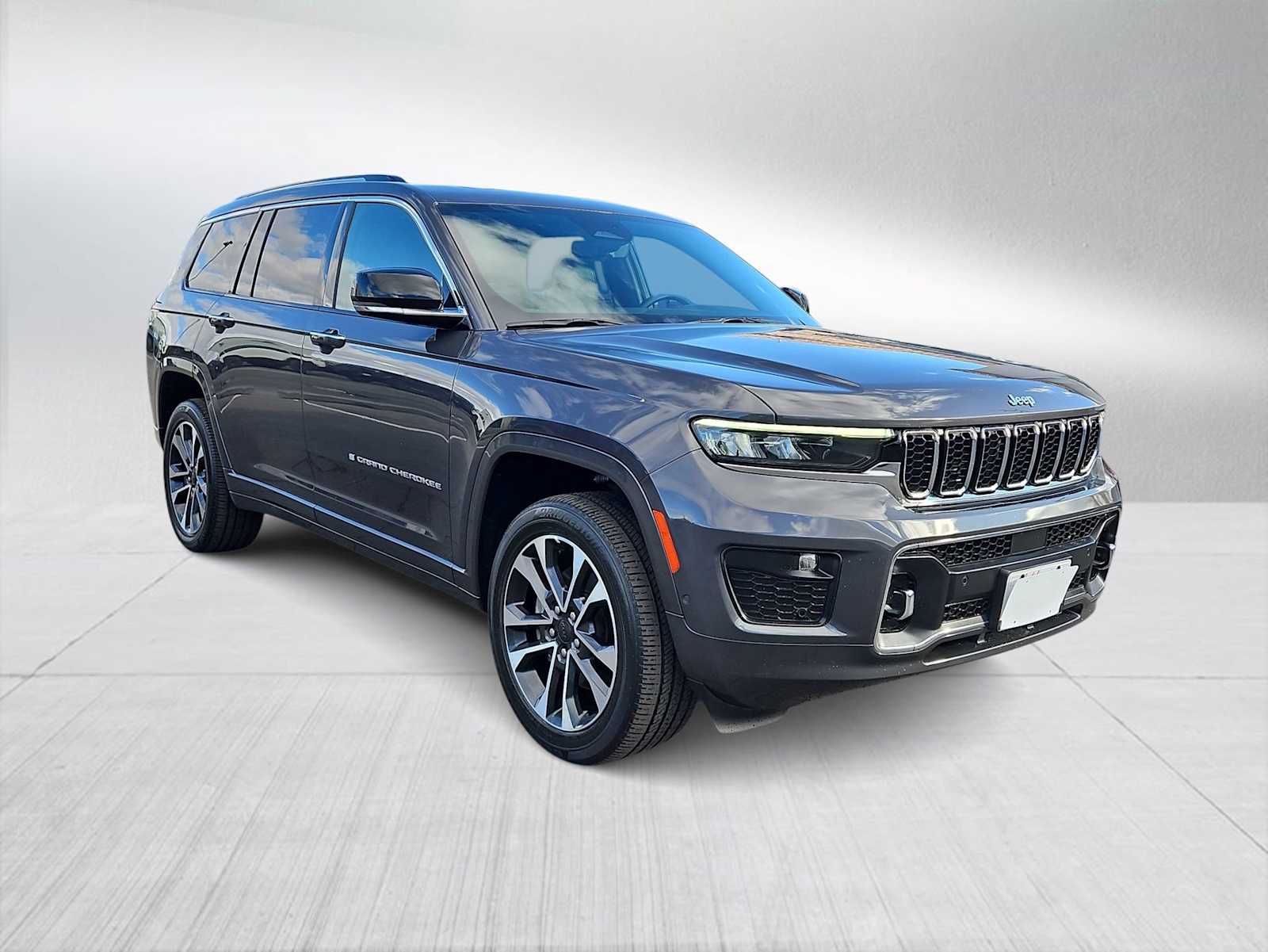 Thumbnail: 2022 Jeep Grand Cherokee L - 2