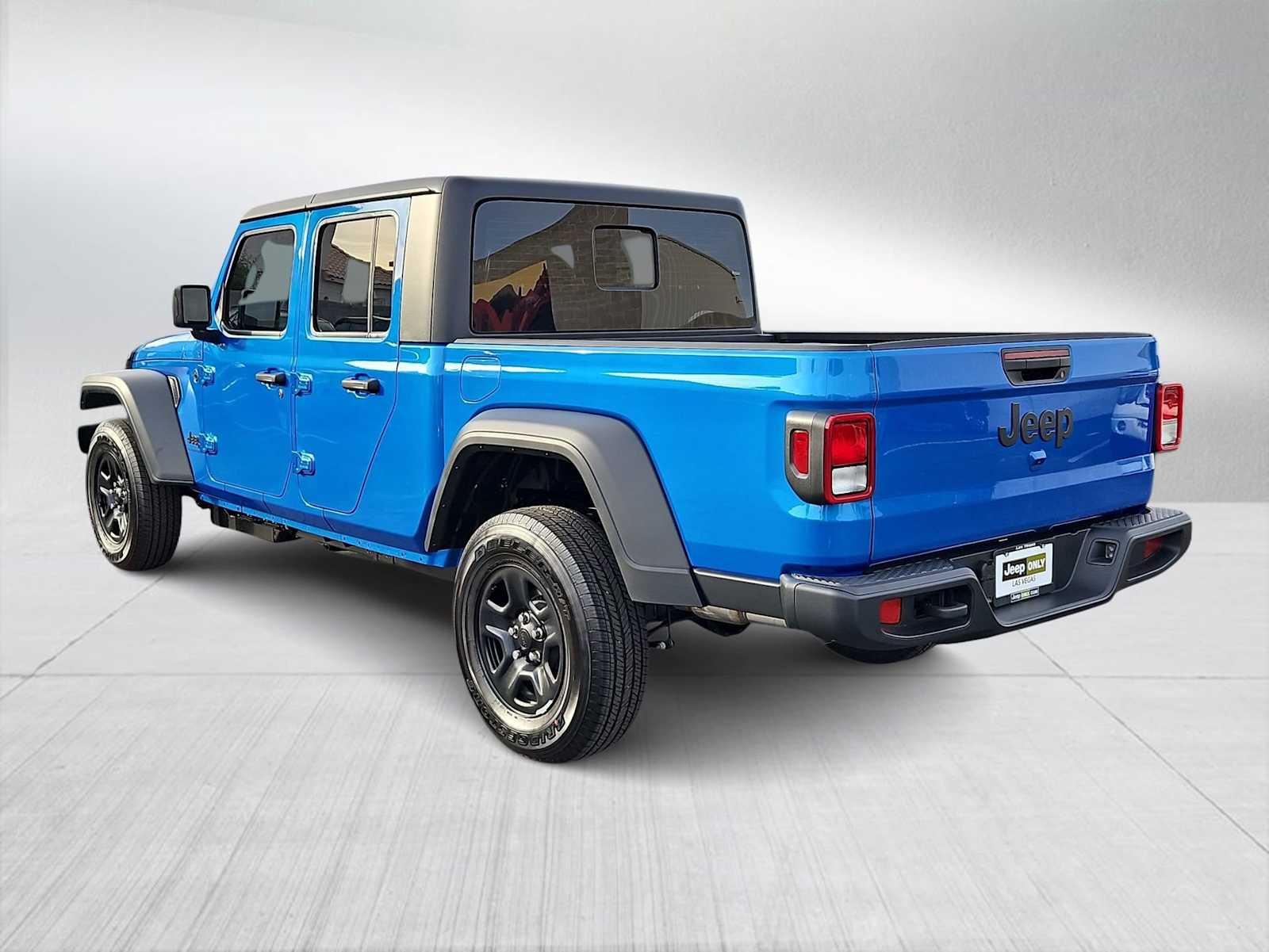 Thumbnail: 2026 Jeep Gladiator - 6