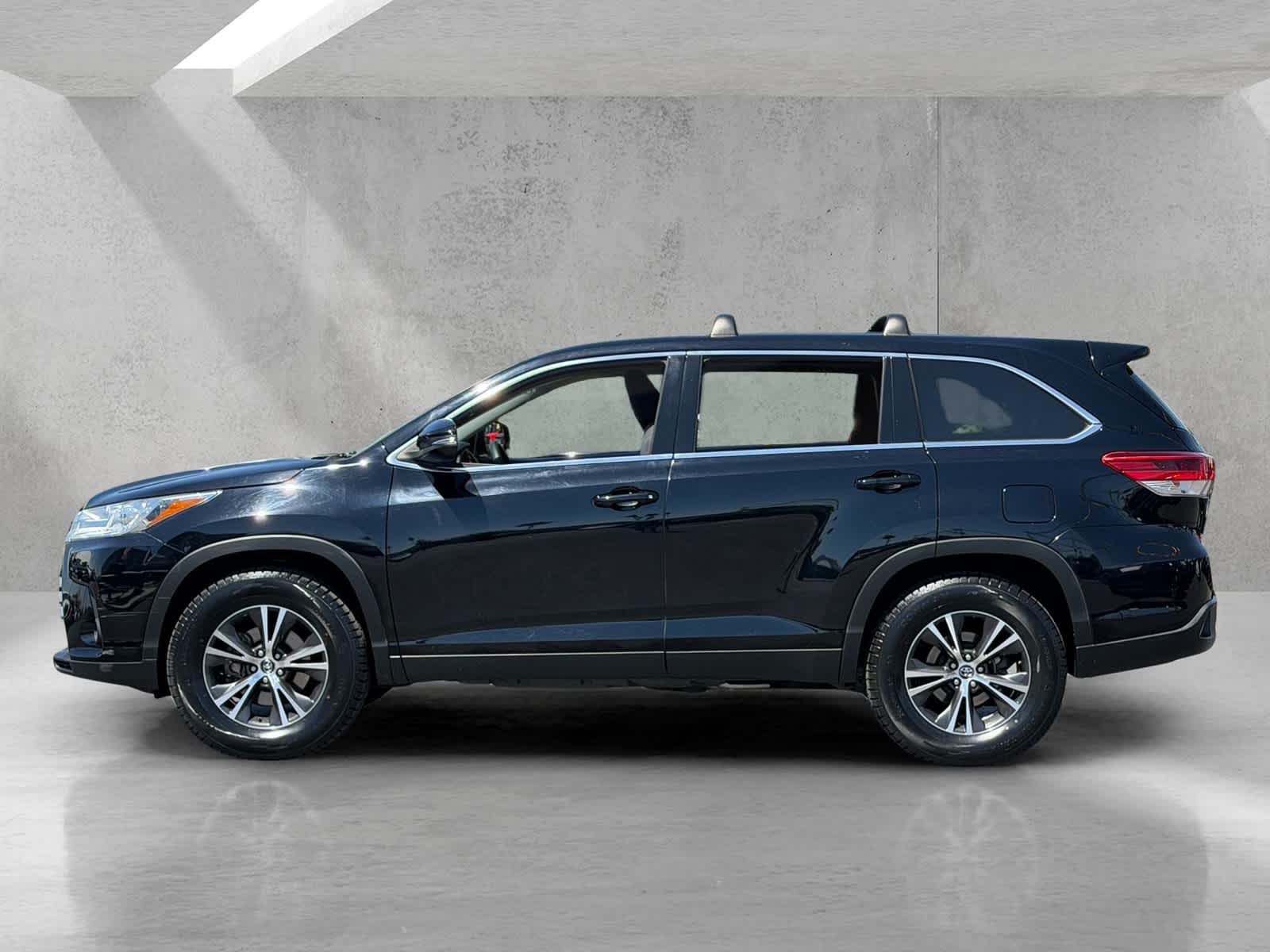 Thumbnail: 2019 Toyota Highlander - 2