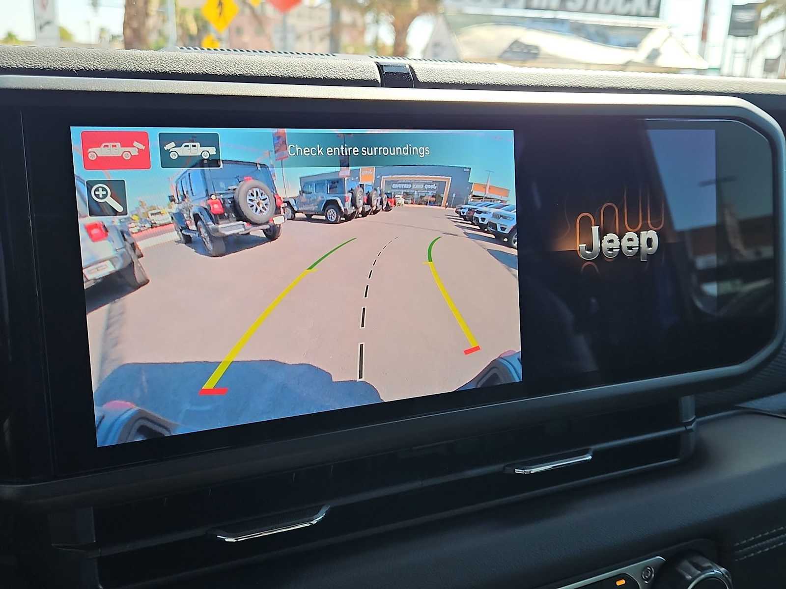 Thumbnail: 2025 Jeep Gladiator - 26