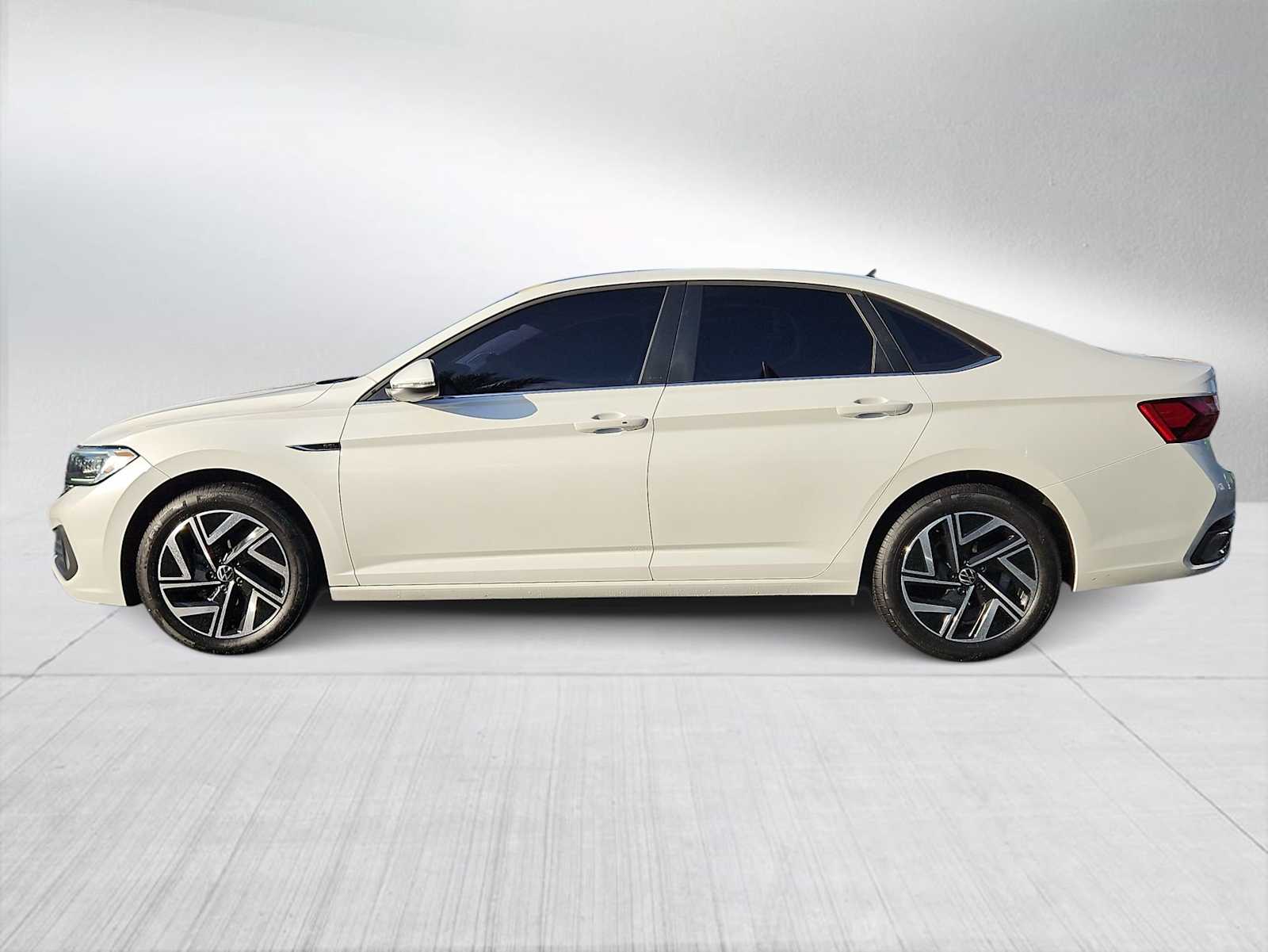 Thumbnail: 2023 Volkswagen Jetta - 5