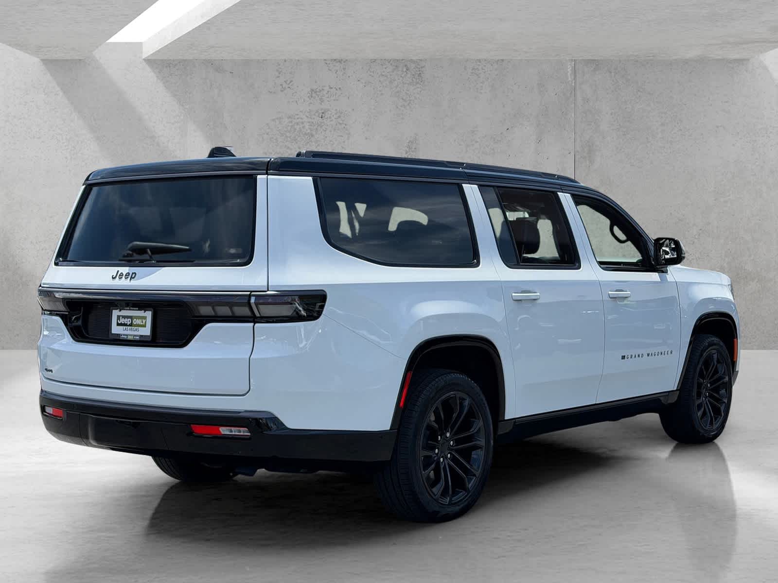 Thumbnail: 2026 Jeep Grand Wagoneer L - 5