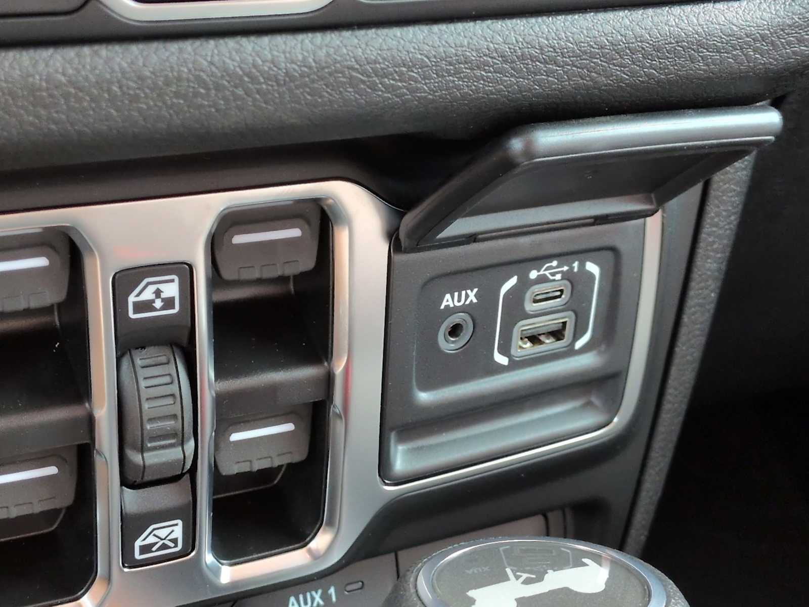 2026 Jeep Wrangler 4-Door Willys - Photo 30