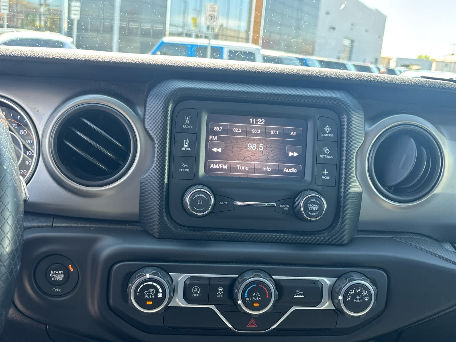 Thumbnail: 2021 Jeep Gladiator - 22