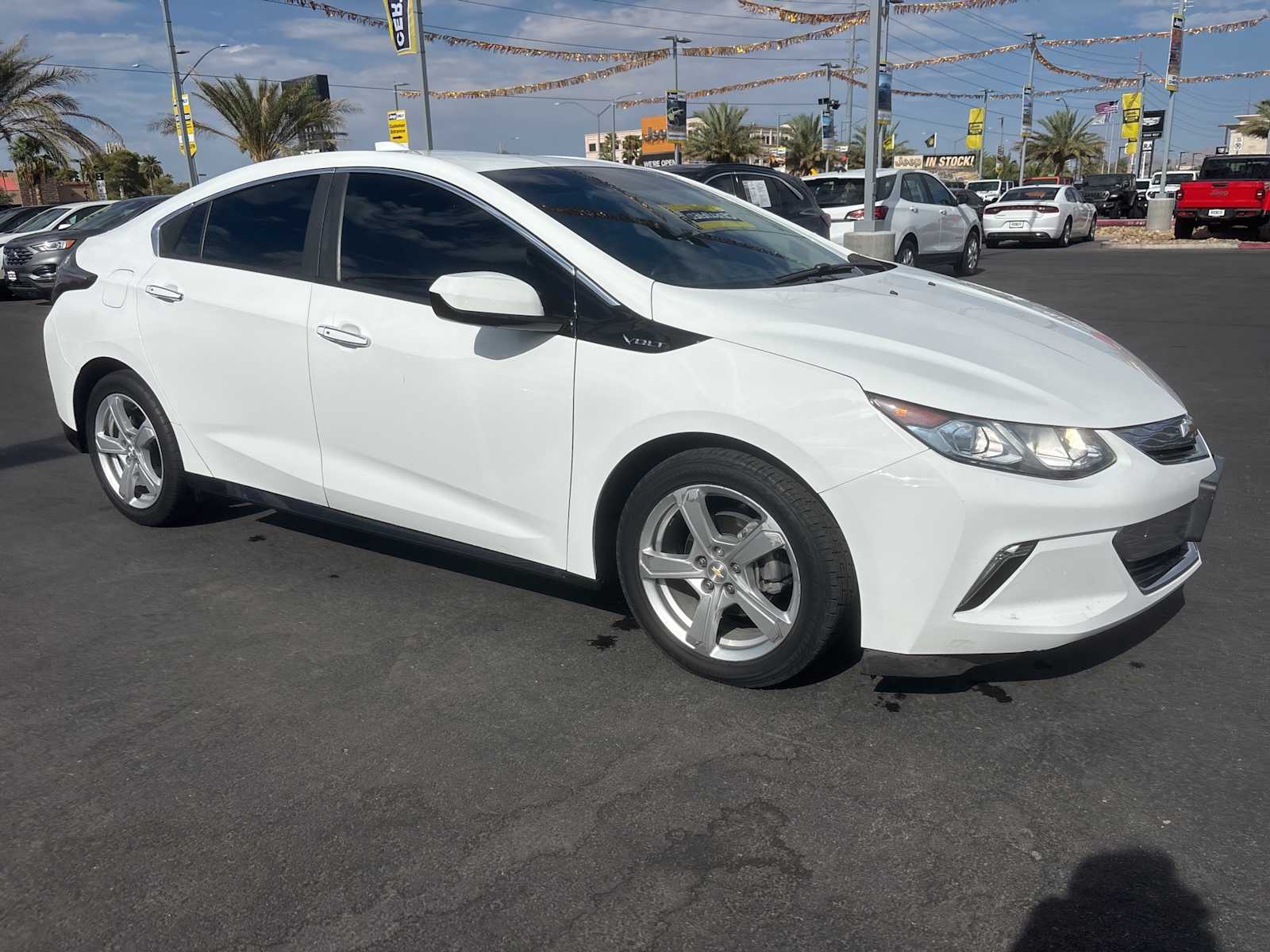 Thumbnail: 2018 Chevrolet Volt - 3
