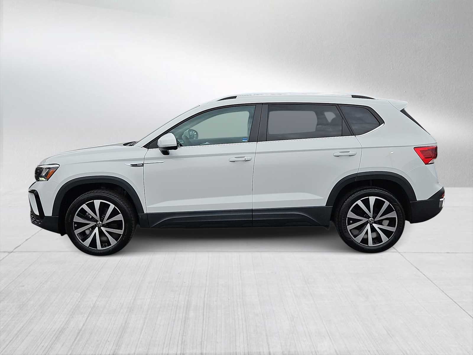 Thumbnail: 2022 Volkswagen Taos - 5