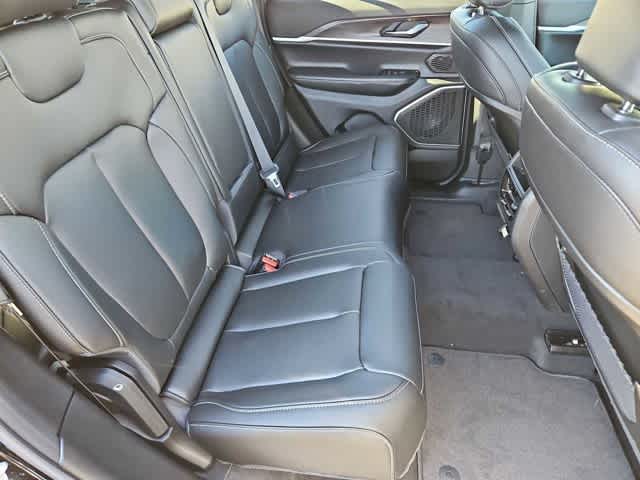 Thumbnail: 2026 Jeep Grand Cherokee - 22