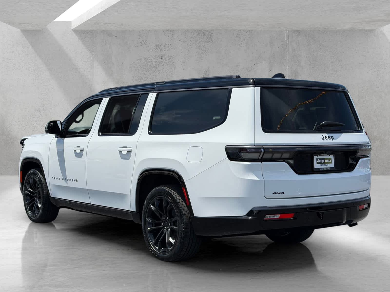 Thumbnail: 2026 Jeep Grand Wagoneer L - 3