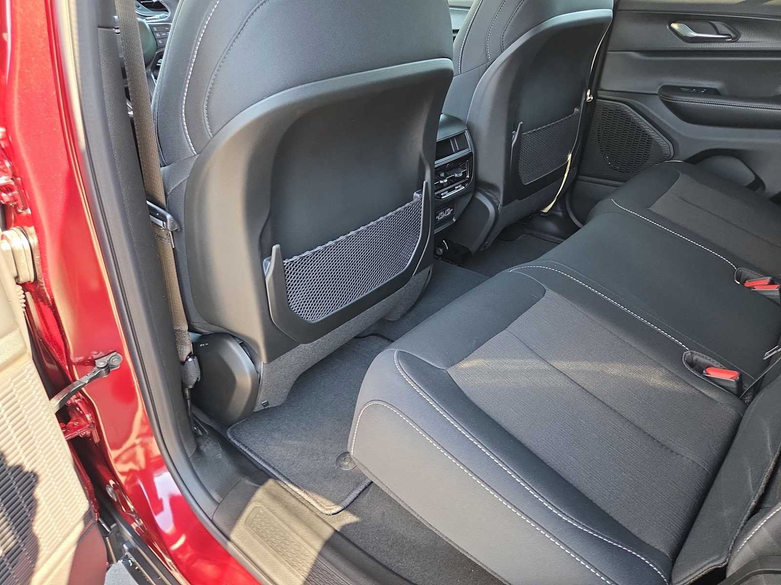 Thumbnail: 2025 Jeep Grand Cherokee - 18