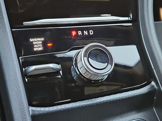 Thumbnail: 2026 Jeep Grand Cherokee - 32