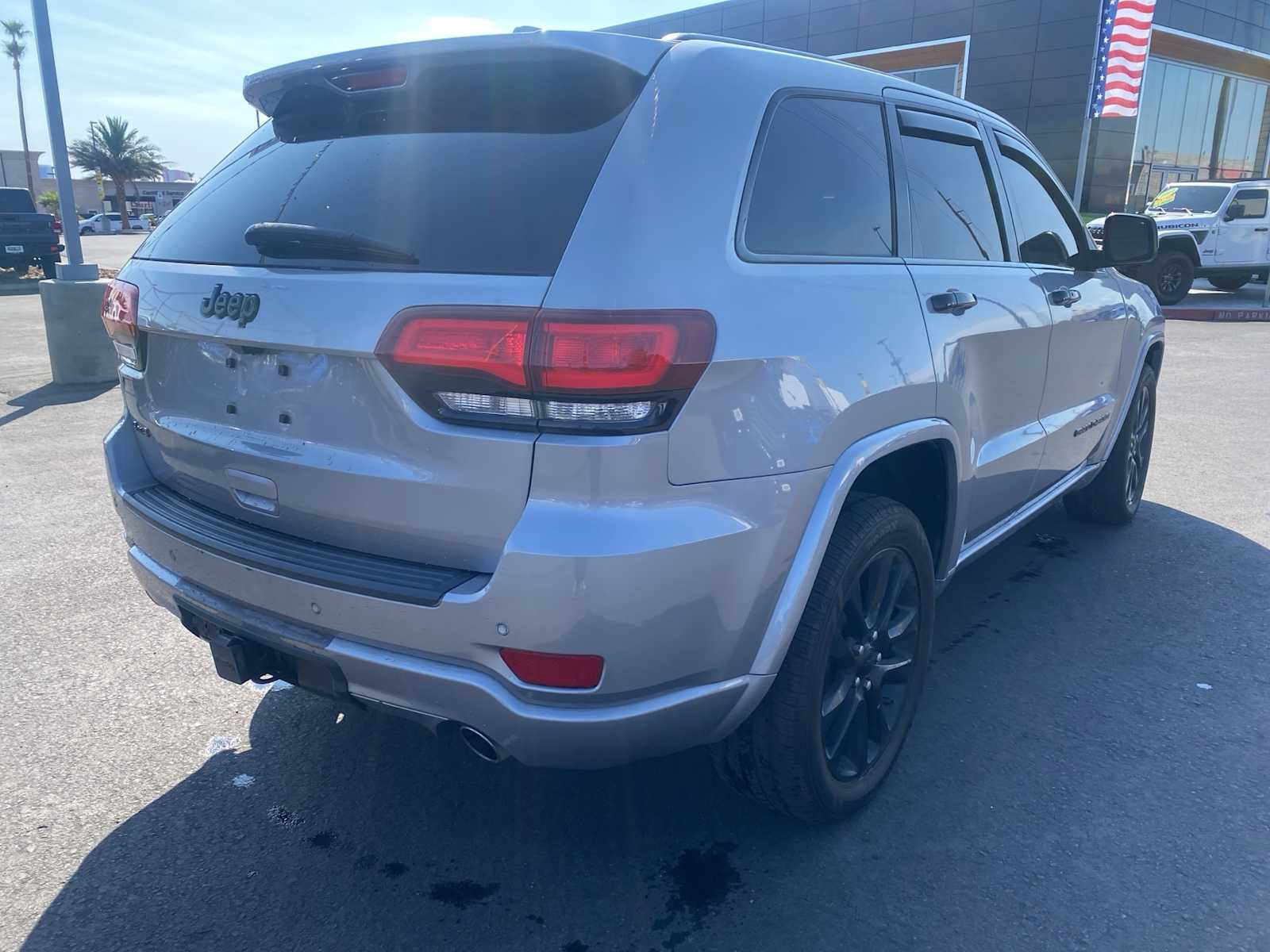 Thumbnail: 2020 Jeep Grand Cherokee - 5