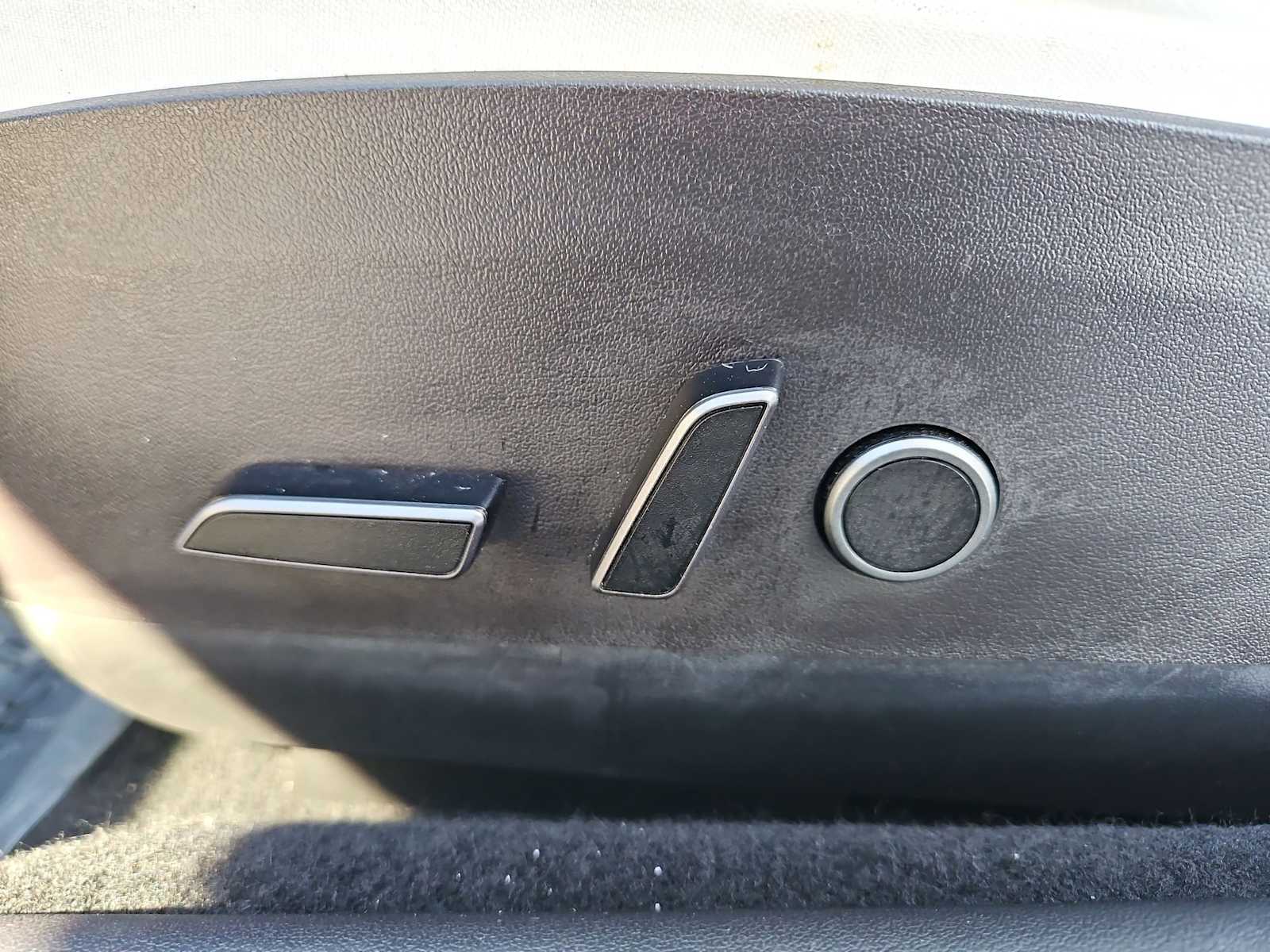 Thumbnail: 2023 Tesla Model 3 - 17