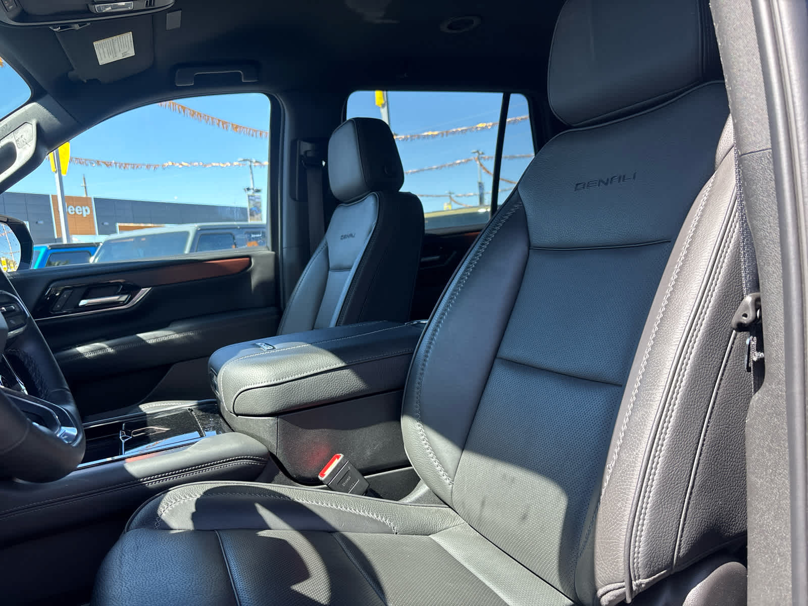 Thumbnail: 2025 GMC Yukon - 14