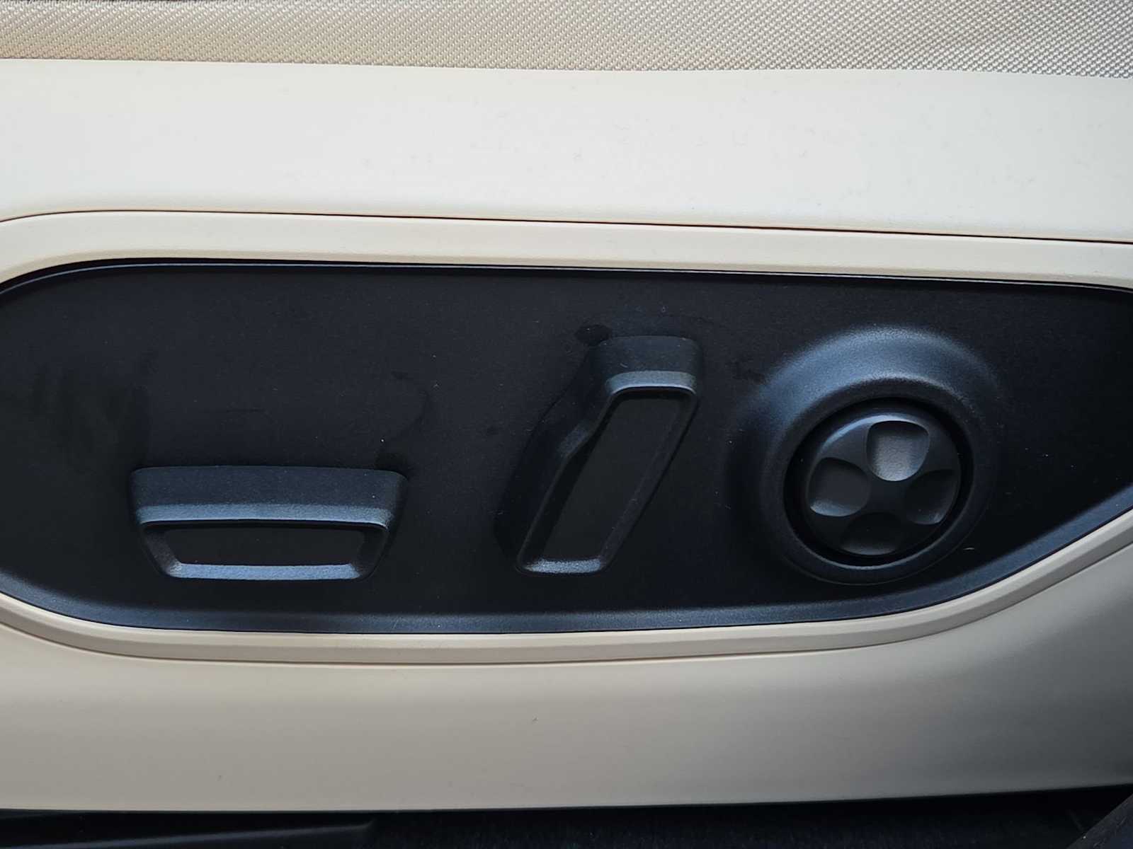 Thumbnail: 2025 Jeep Grand Cherokee - 18