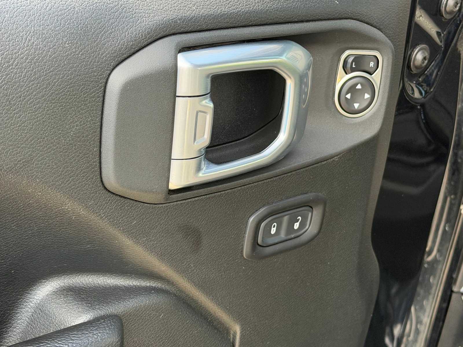 Thumbnail: 2022 Jeep Gladiator - 19