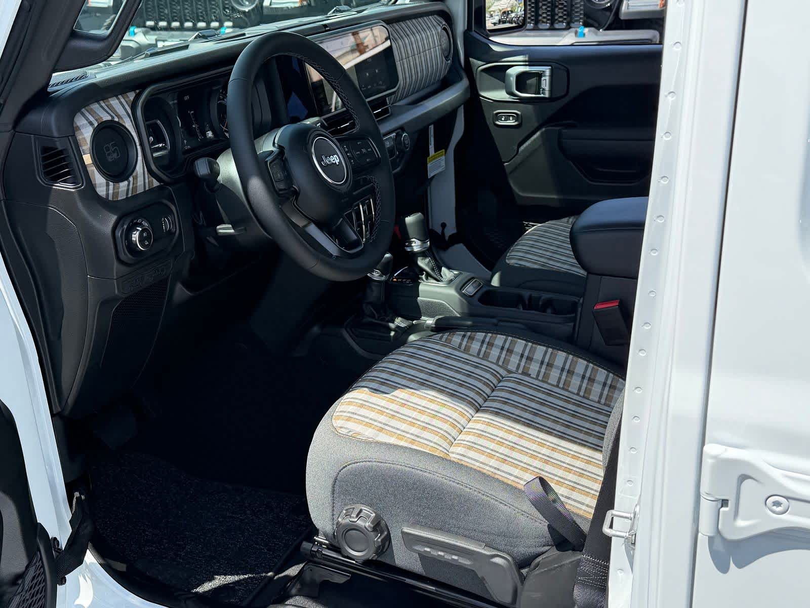 Thumbnail: 2026 Jeep Gladiator - 9