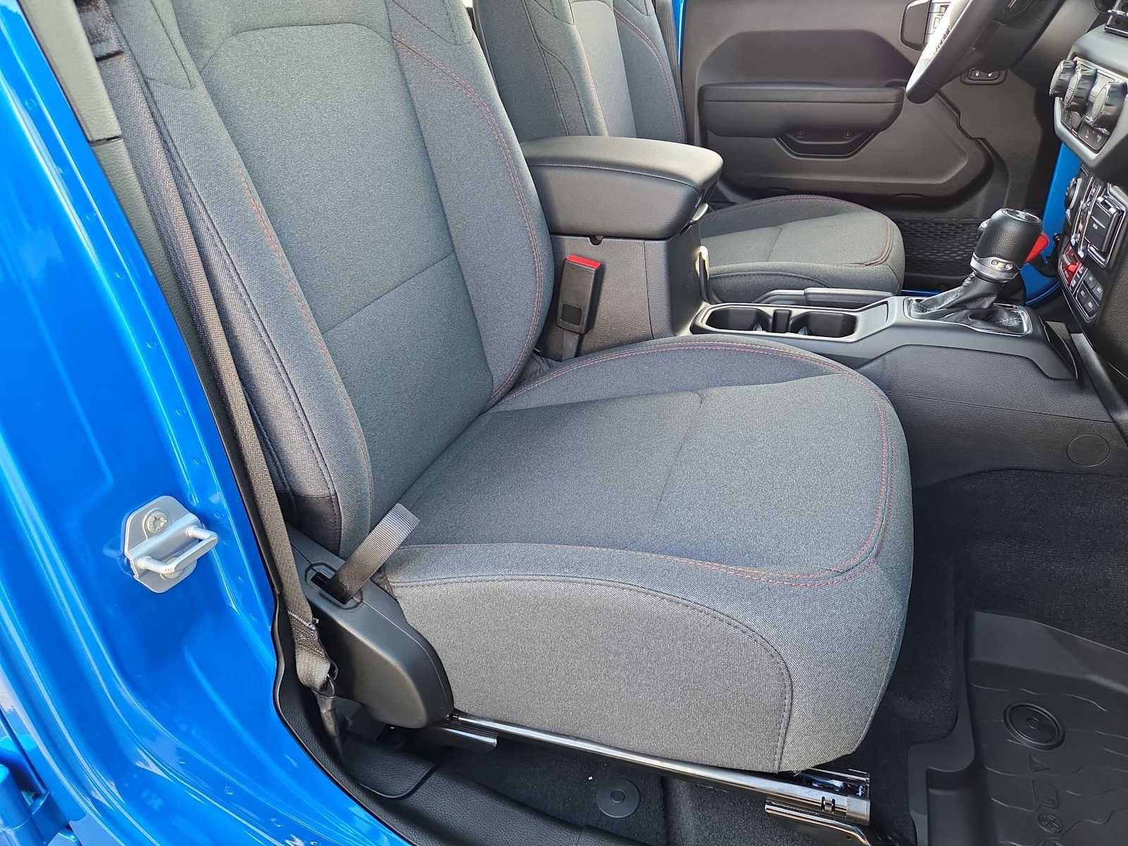 Thumbnail: 2025 Jeep Wrangler - 23