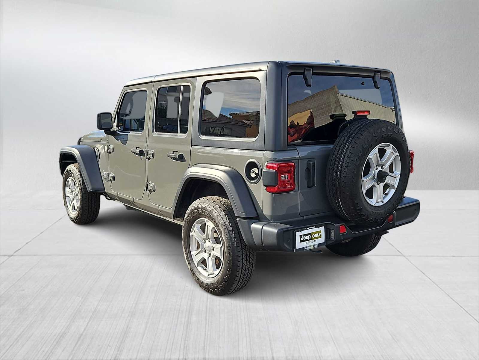 Thumbnail: 2021 Jeep Wrangler - 6