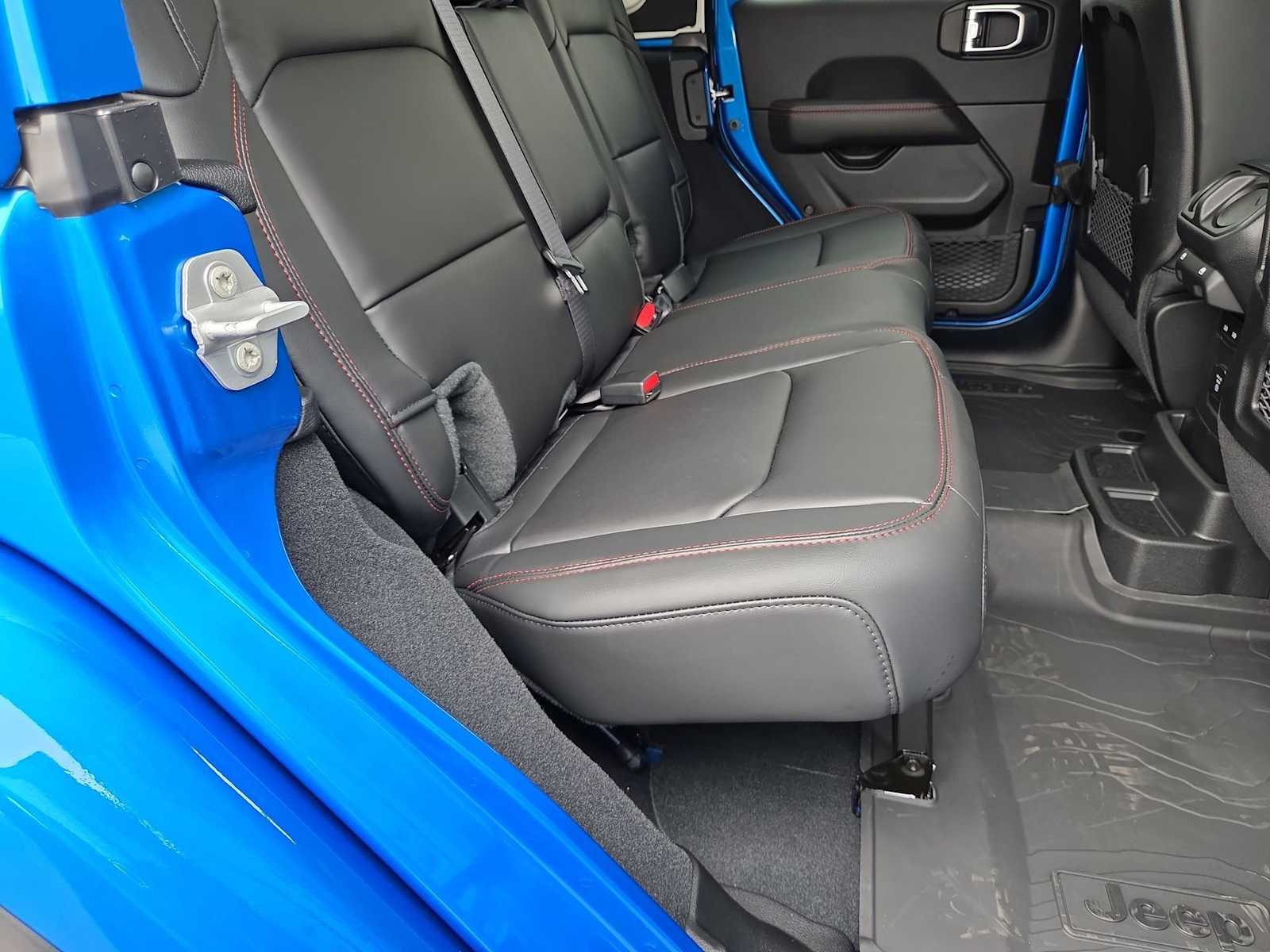 Thumbnail: 2025 Jeep Wrangler - 22