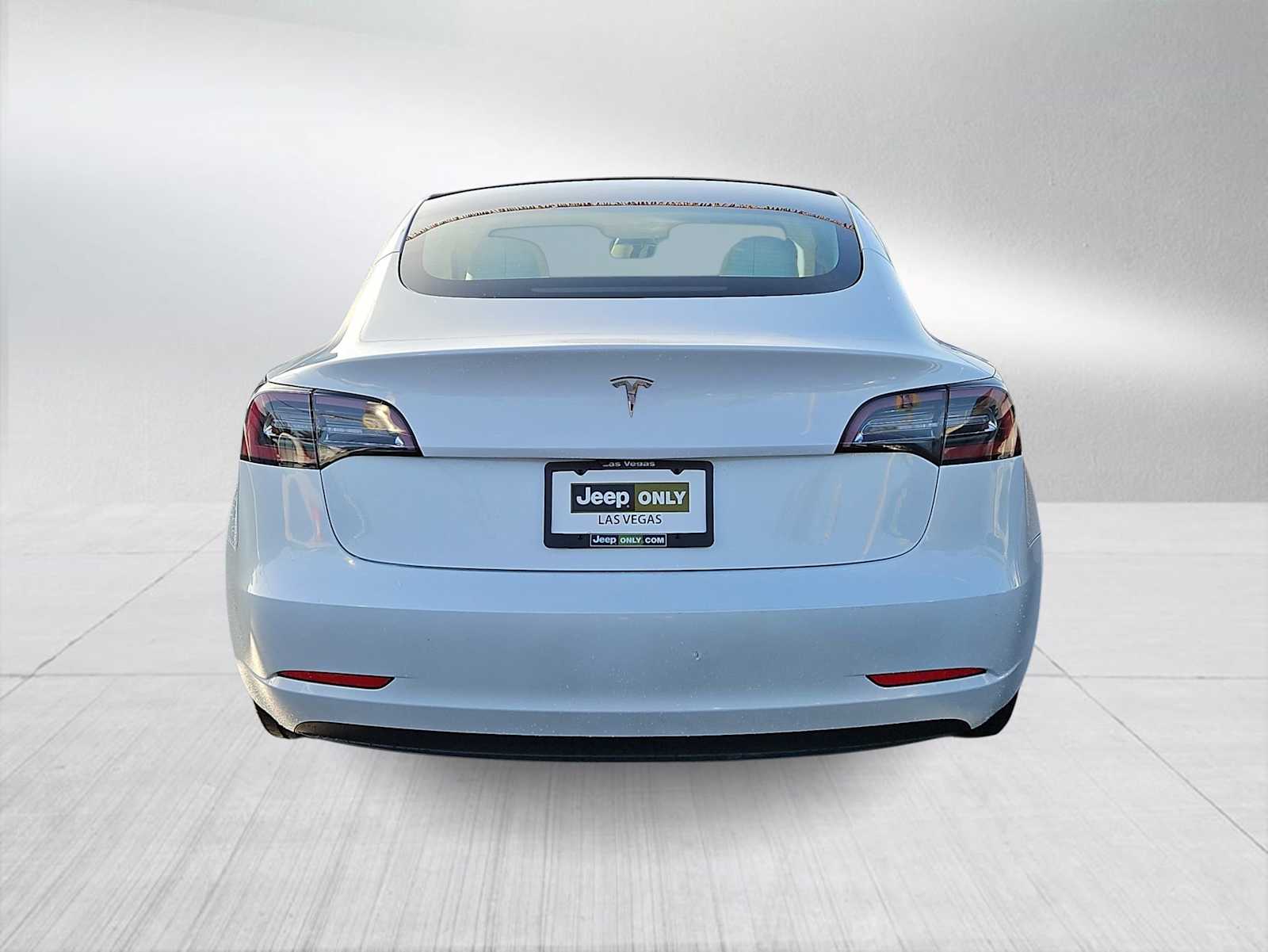 Thumbnail: 2023 Tesla Model 3 - 7